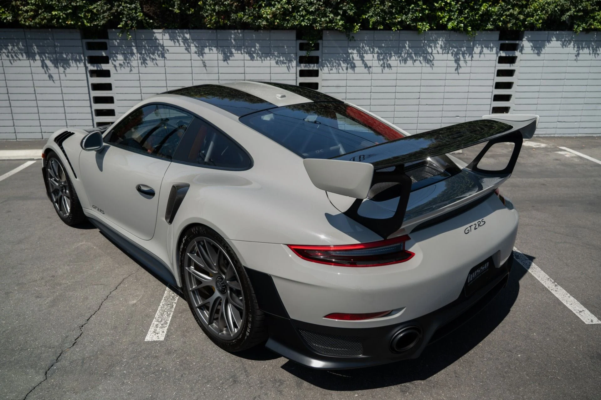 mph030_502403318_Used_2018_Porsche_911_GT_2_RS_1755904886_c21240dd9b