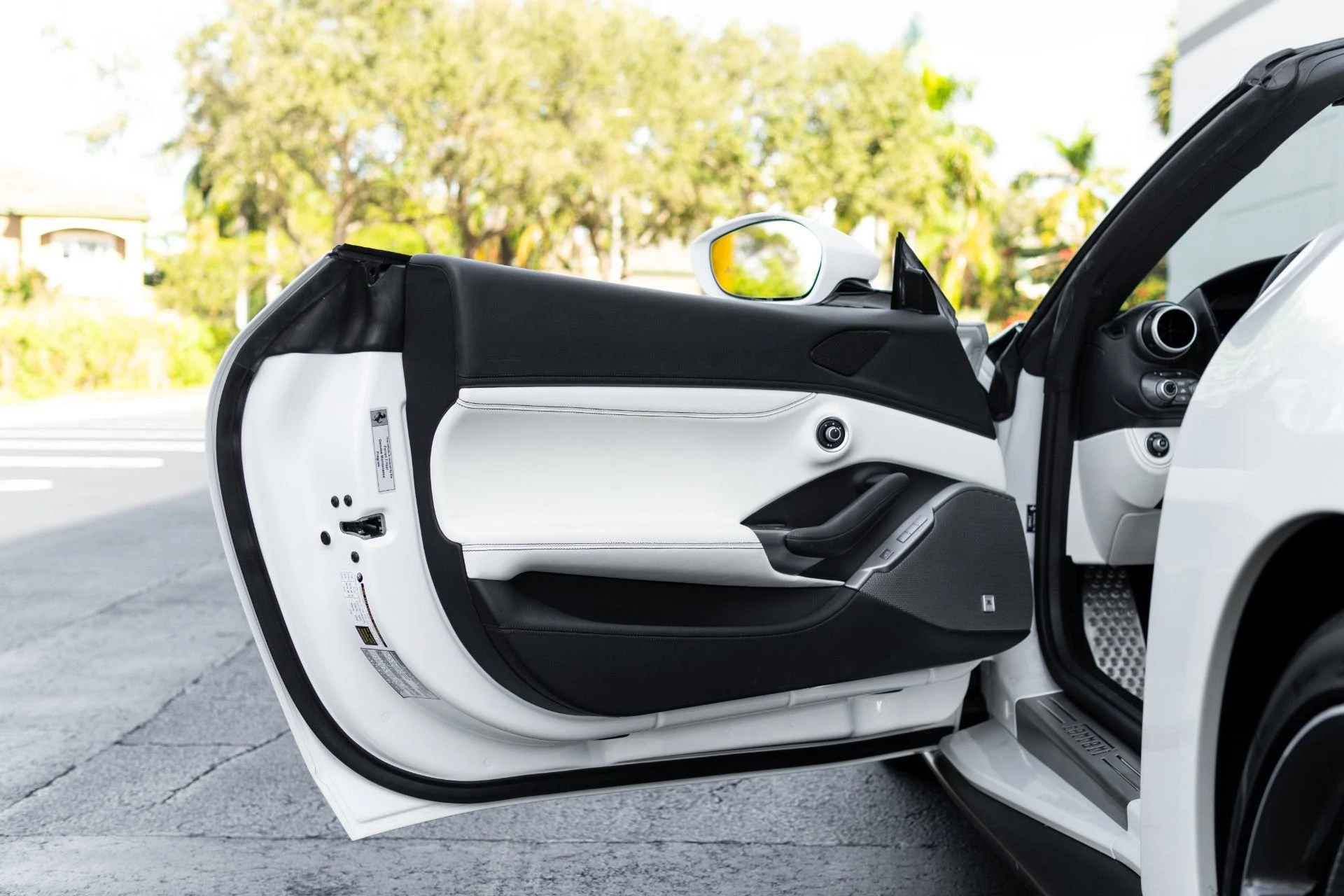 mph030_511478012_Used_2023_Ferrari_Portofino_M_1766185478_6f3eb927b0