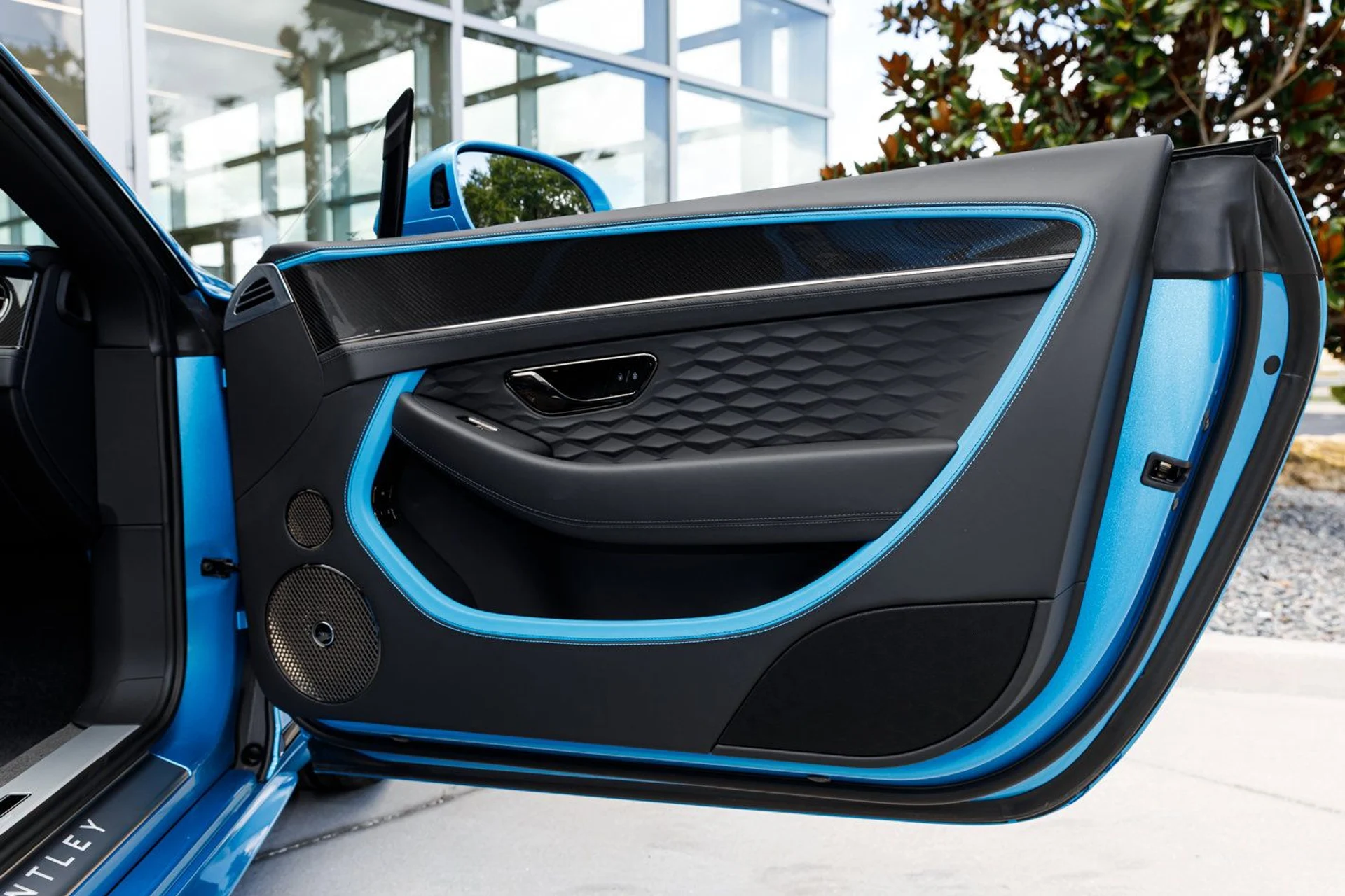 mph030_514209015_a7cfc5405ed187fb5abe285bea4f340ax_6195985551