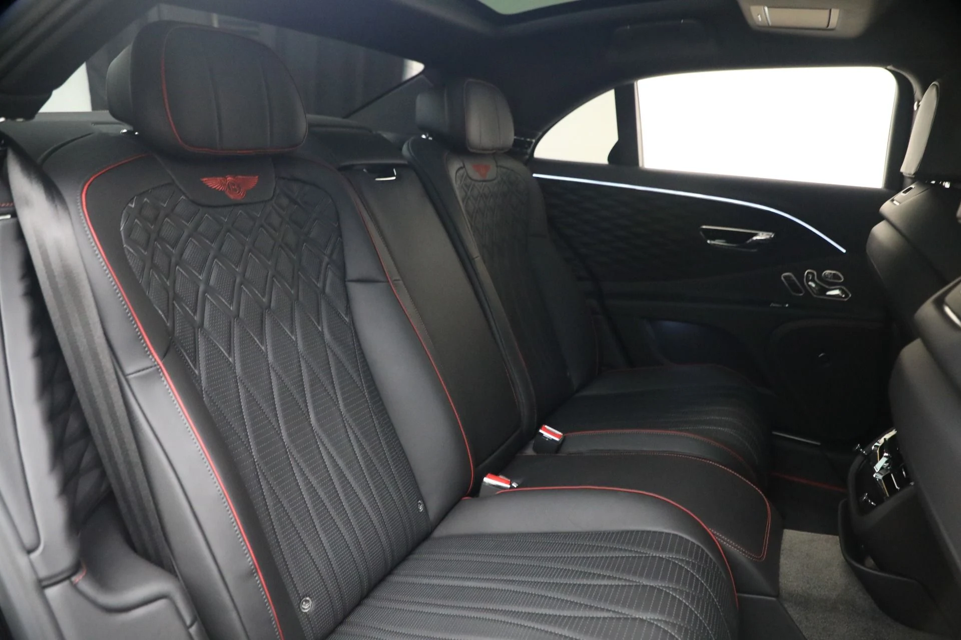 mph030_517391216_Used_2022_Bentley_Flying_Spur_Hybrid_1788639366_1cc2237ee5