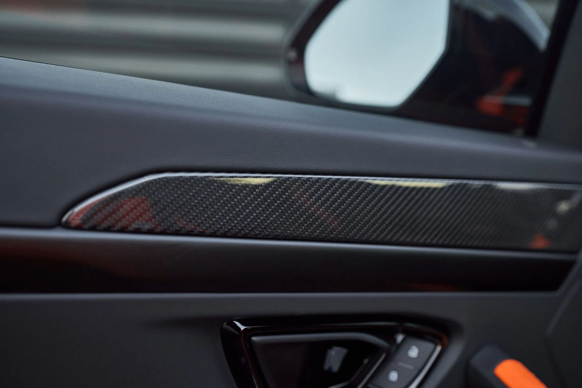 mph030_520508510_Used_2025_Lamborghini_Urus_SE_1763604992_1526228962