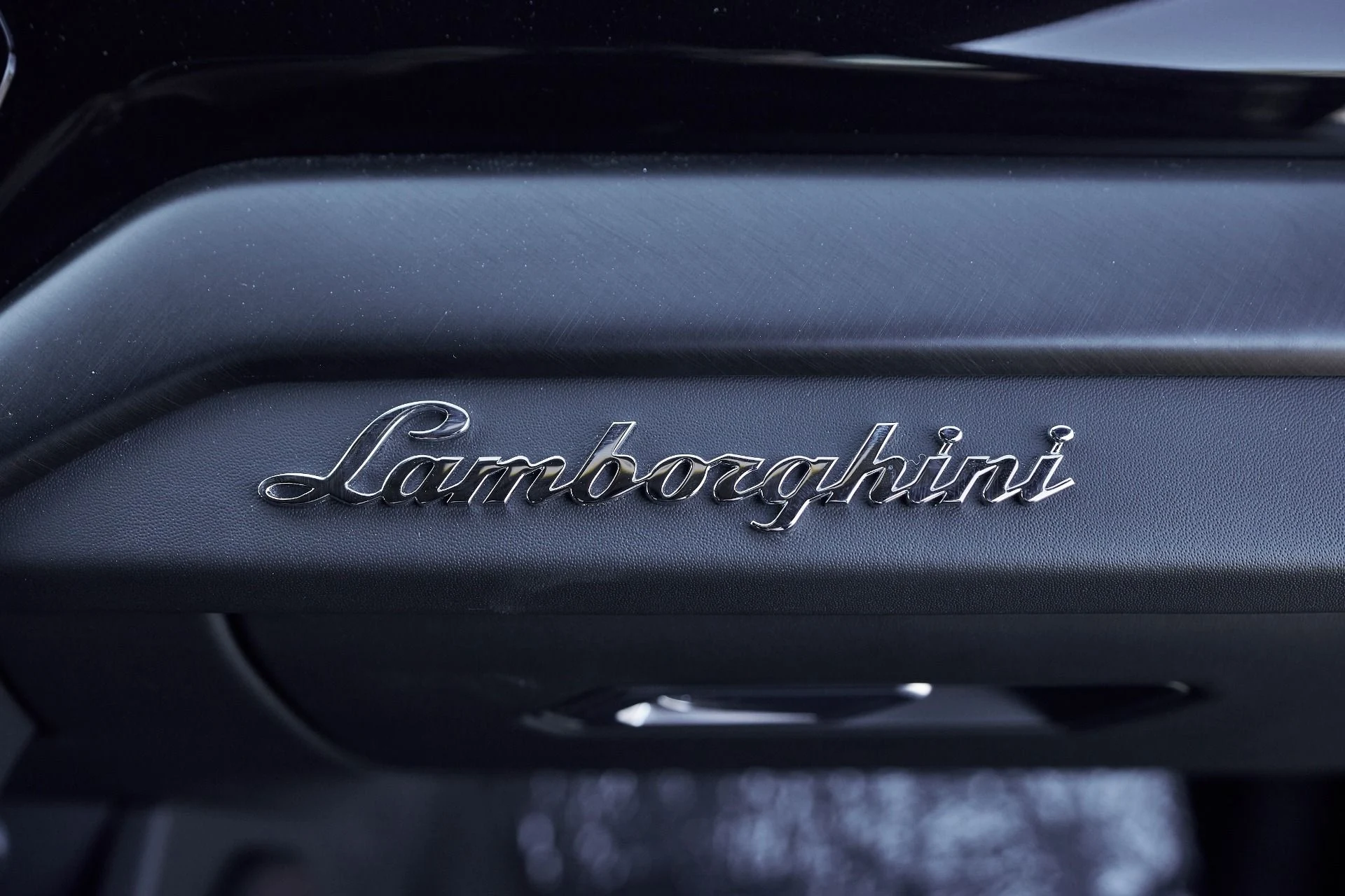mph030_520719868_Used_2021_Lamborghini_Urus_Base_1759523197_77b0b0dfad