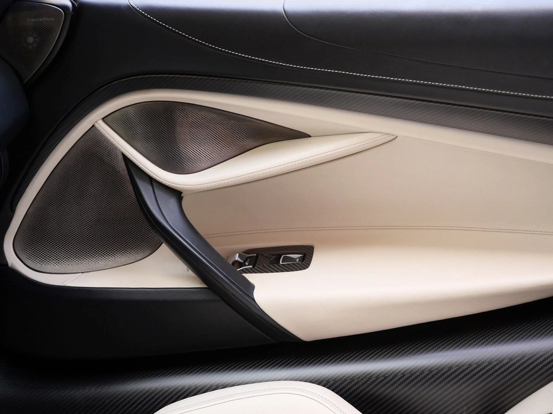 mph030_523969280_0e2611d384d1f043934234be4585bbeex_66ec55576b