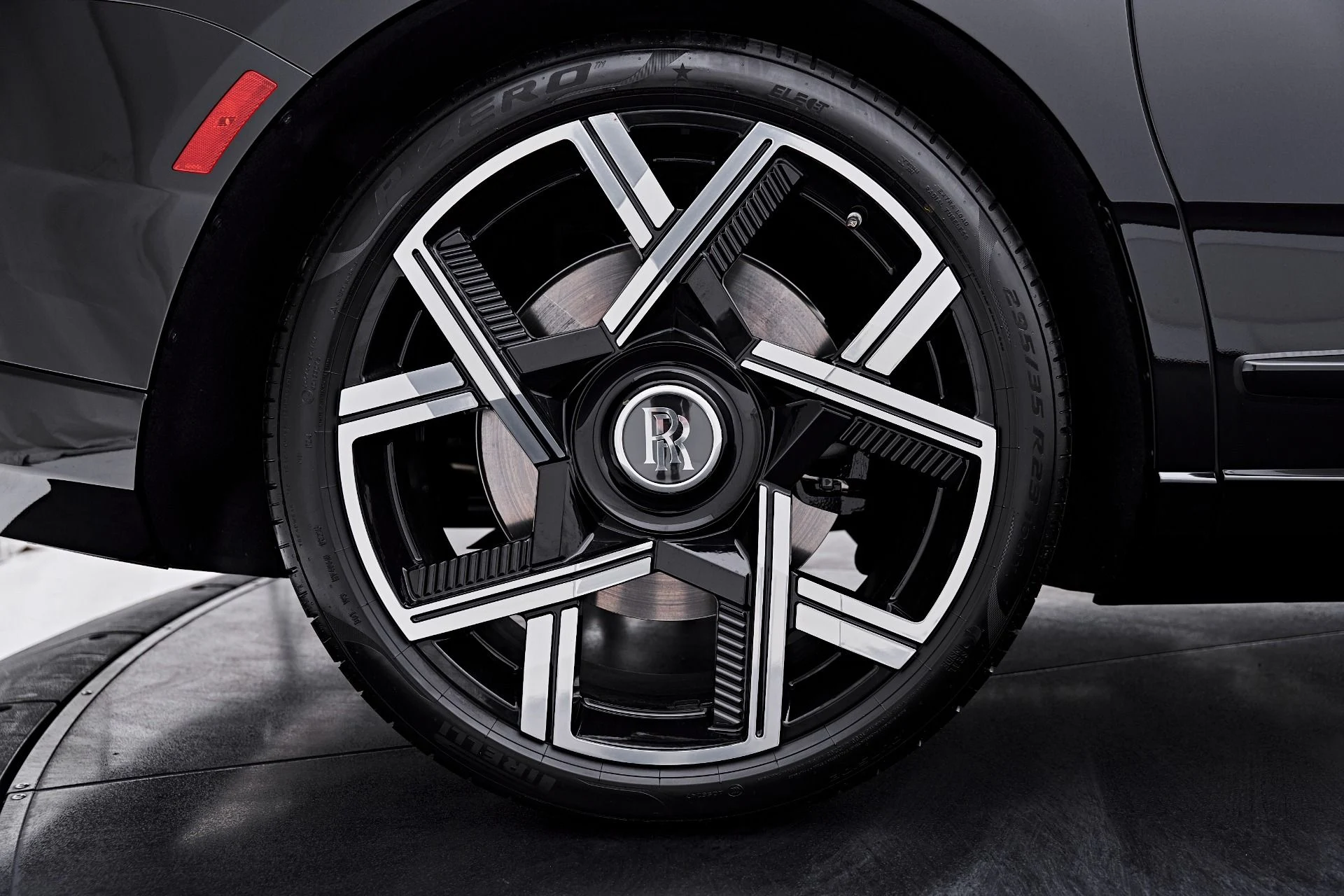 mph030_531287366_Used_2026_Rolls_Royce_Cullinan_Black_Badge_1788313554_6d3b2ca146
