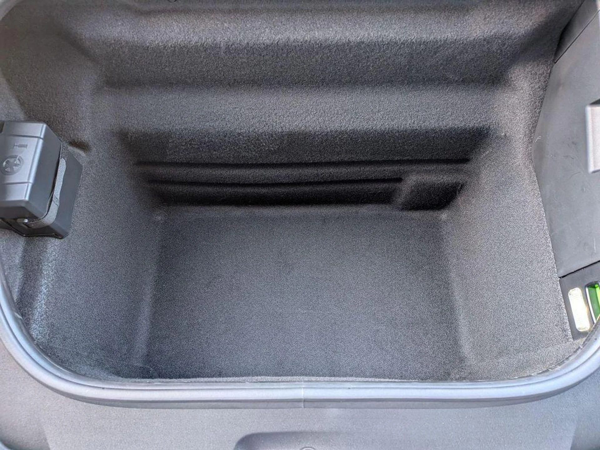 mph030_536203000_ah6eqr_R_Ic_Jlzi46_J_fb_Mp5_Nm_Vn_Q_36cfe93bdc