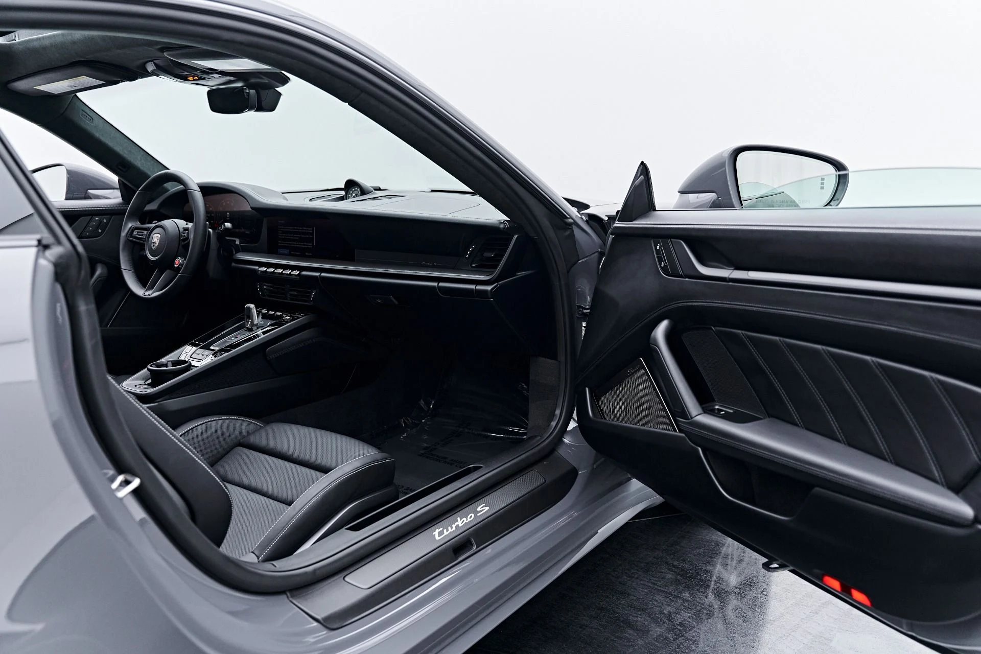 mph030_544008726_Used_2026_Porsche_911_Turbo_S_1789622261_5e01713497