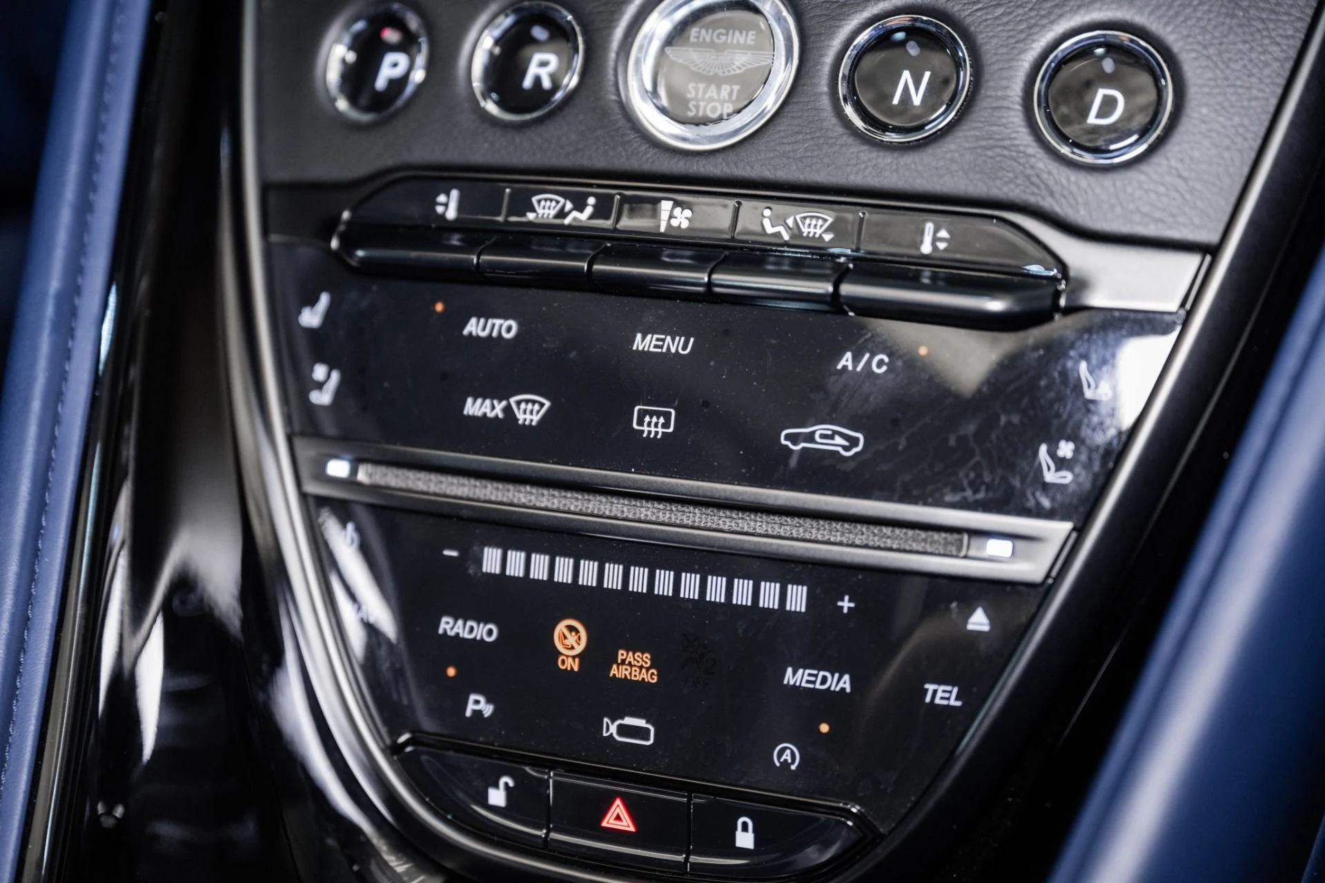 mph030_555917081_Used_2020_Aston_Martin_DBS_Superleggera_1754334854_e4f262c051