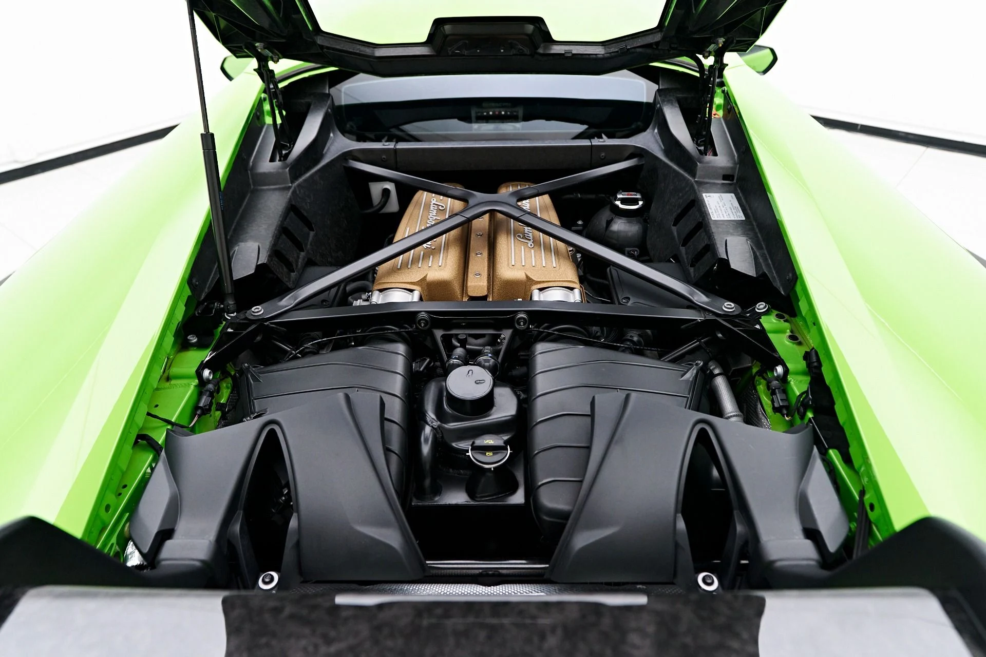 mph030_556616820_Used_2019_Lamborghini_Huracan_Performante_1757626072_3b8b70d808