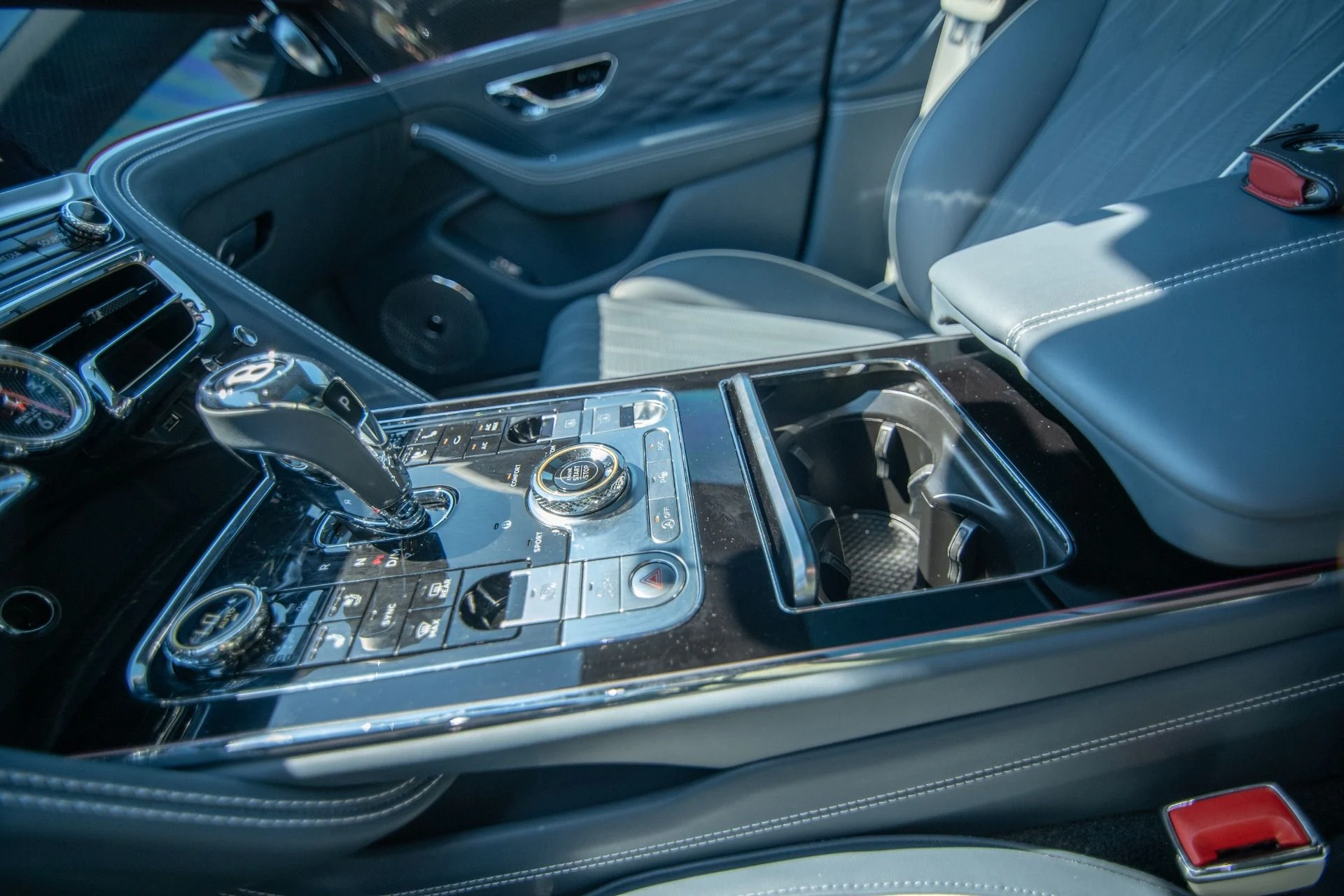 mph030_557518898_Used_2022_Bentley_Flying_Spur_V8_1791935018_d4597c6341