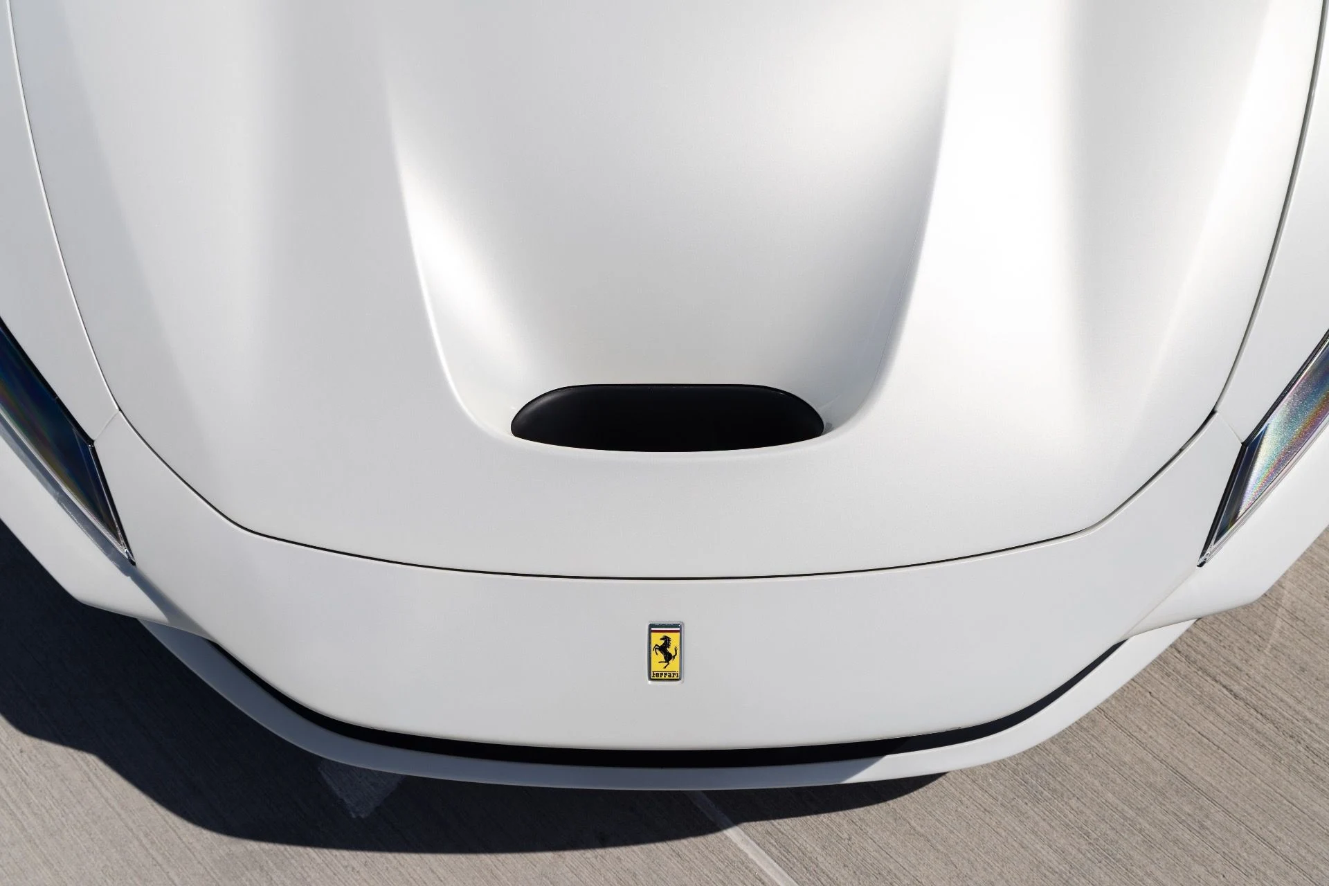 mph030_557793459_Used_2023_Ferrari_F8_Spider_1776809234_e5edde7910