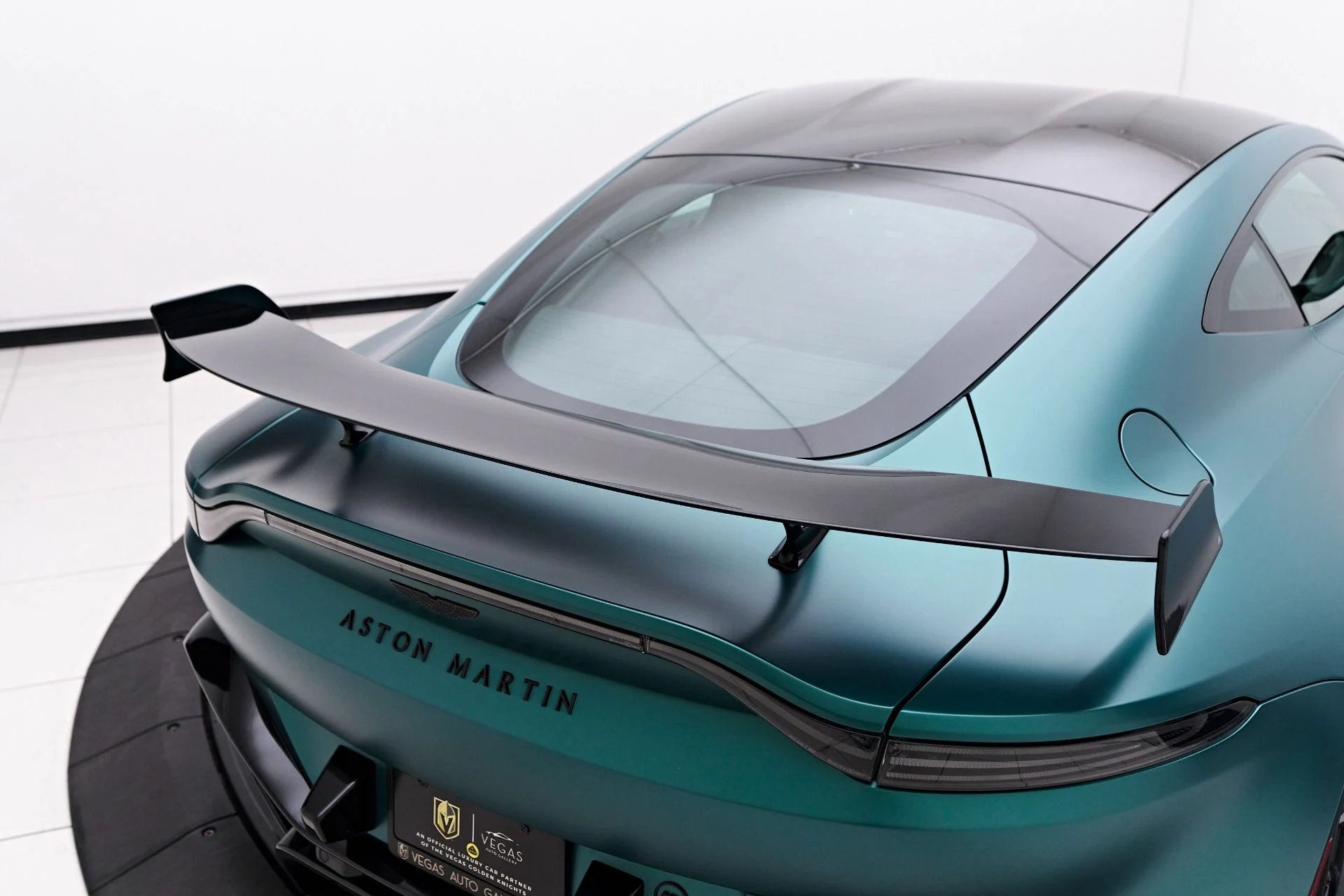 mph030_561195194_Used_2023_Aston_Martin_Vantage_F1_Edition_1755655638_17de0b411a