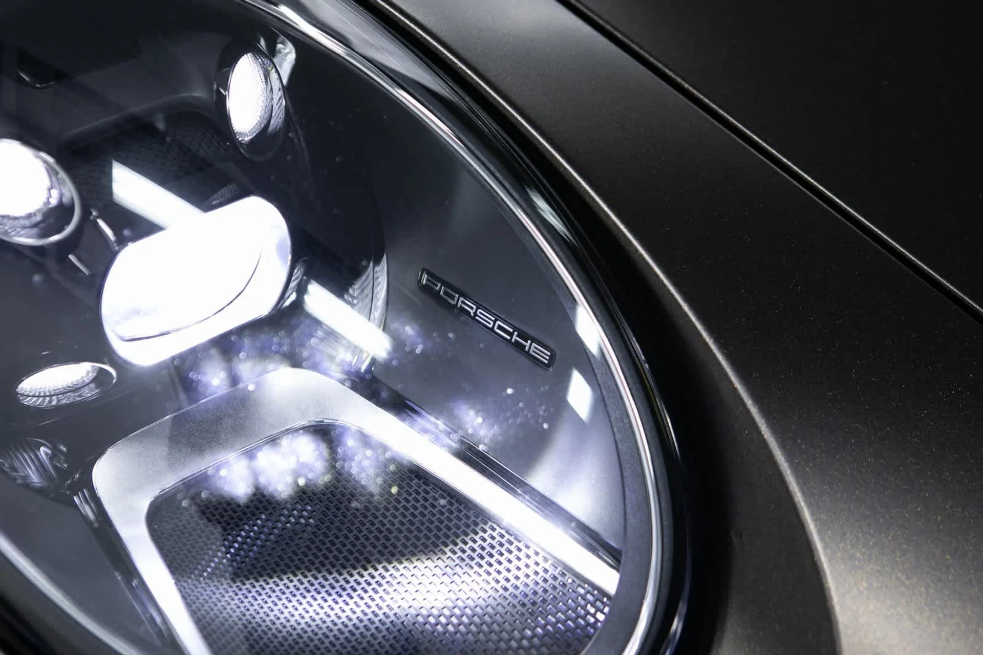 mph030_568518696_39e01566795116b5f1b2e70f0f681a97x_3b16b0b457