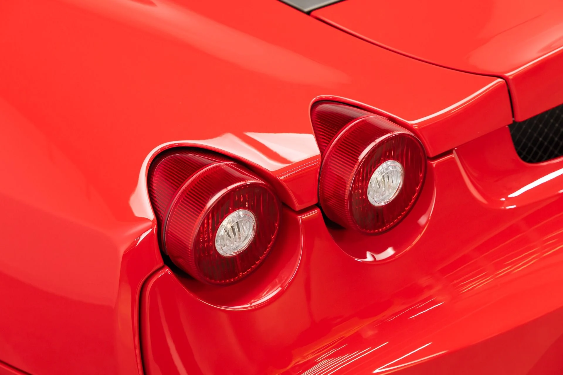 mph030_571759896_Used_2006_Ferrari_F430_1790703335_1e31fed1e1