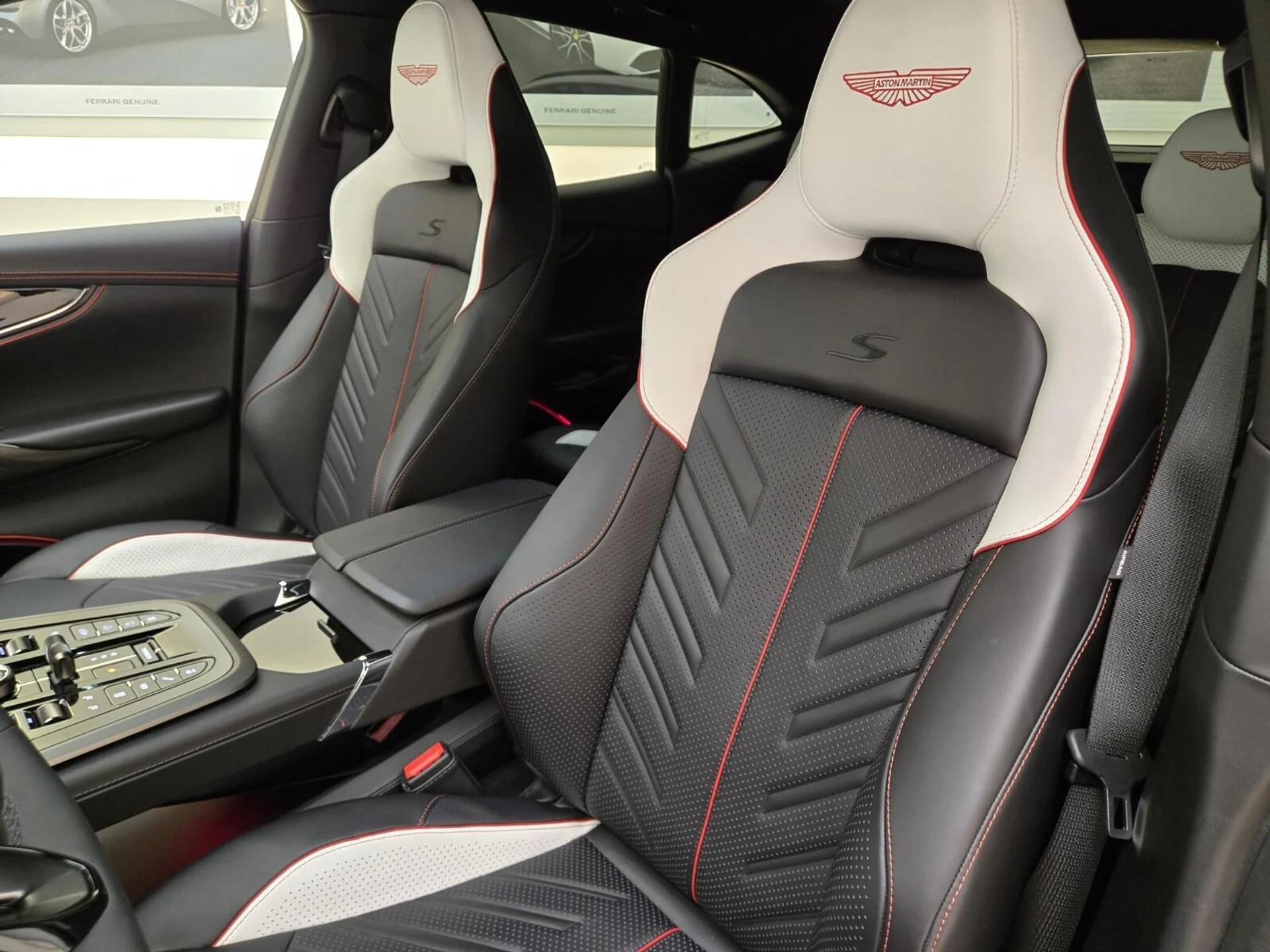 mph030_574915897_New_2026_Aston_Martin_DBX_1767248322_530f569506