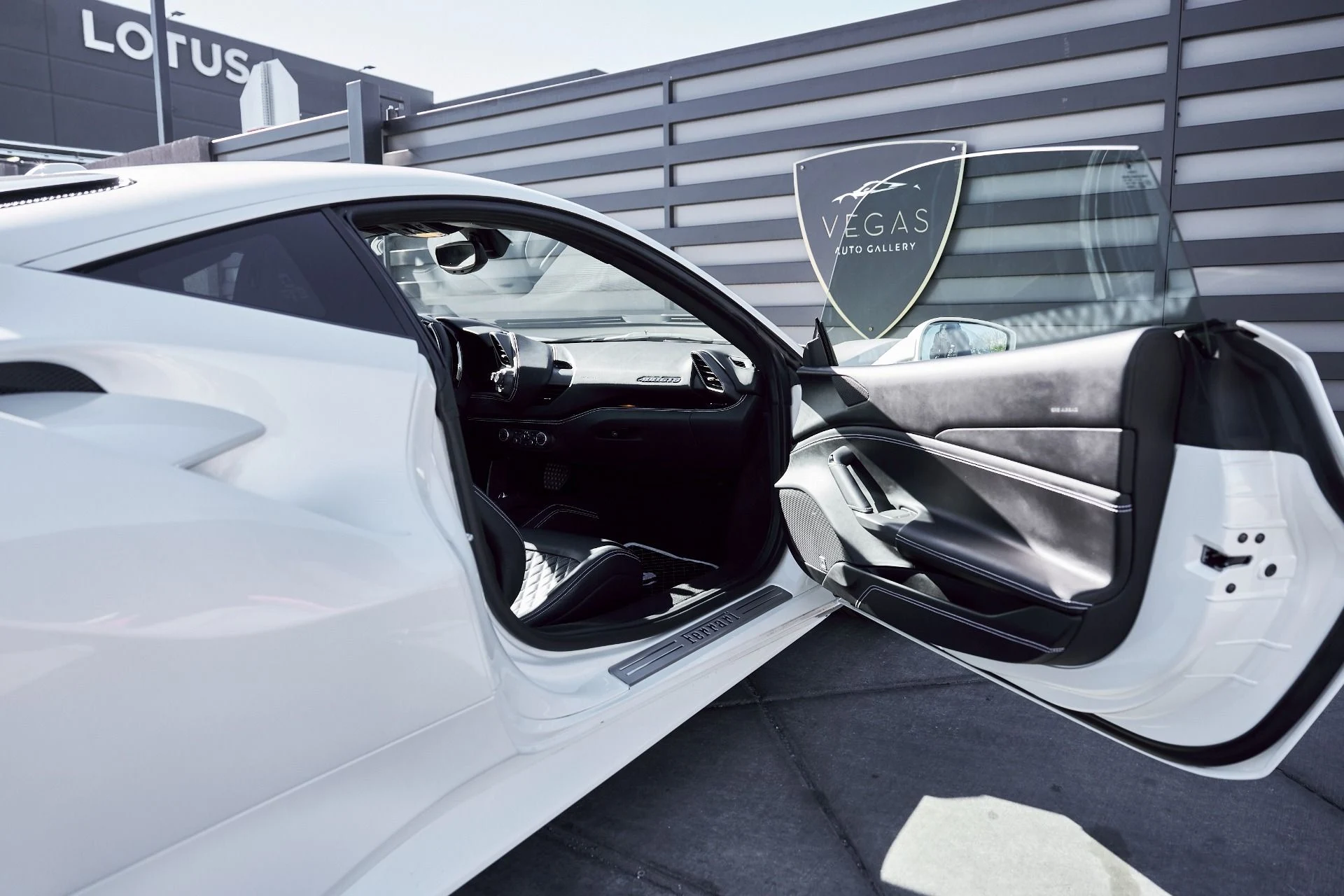 mph030_575323100_Used_2017_Ferrari_488_GTB_1768271169_33a7bcbe17