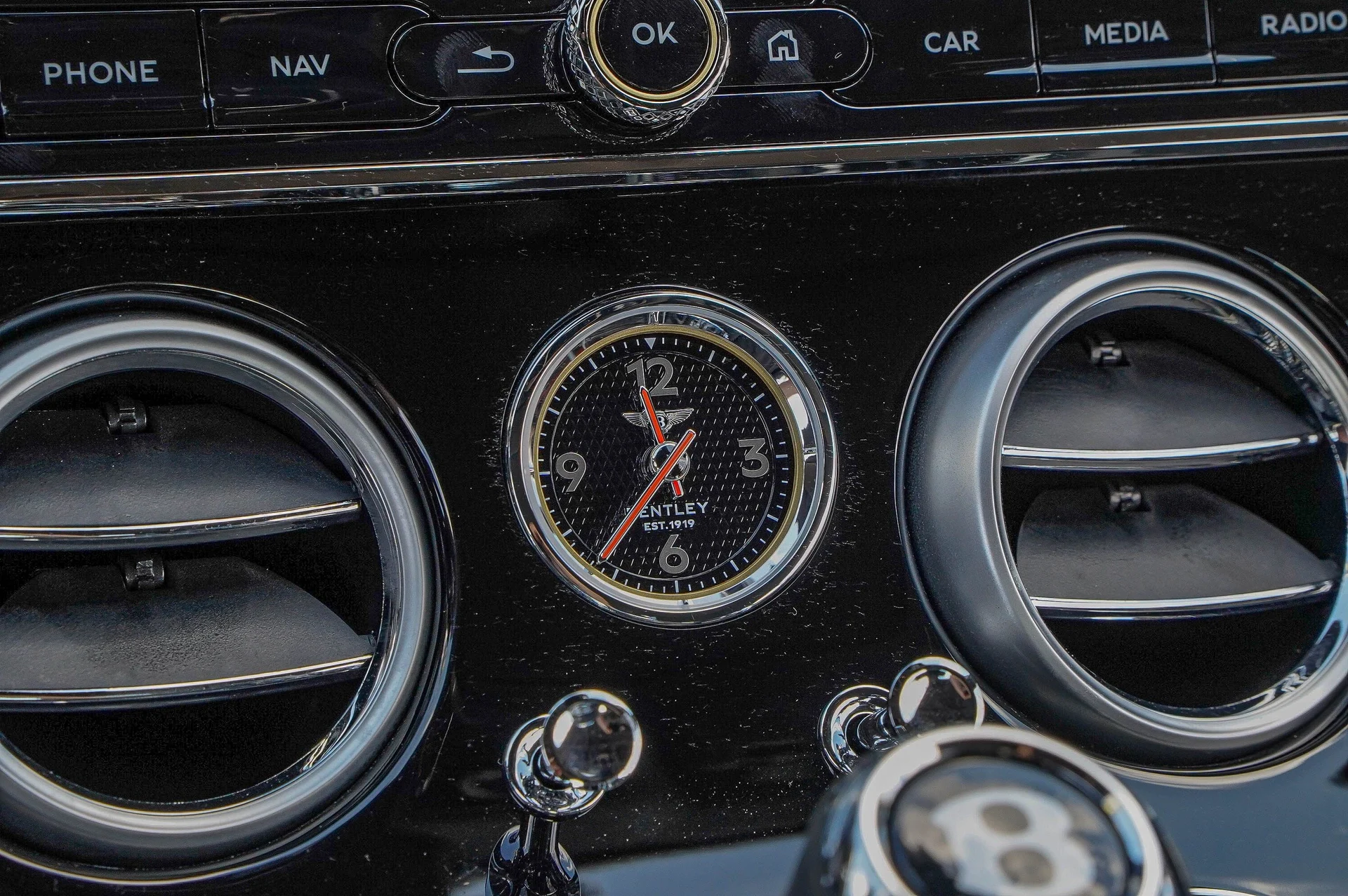 mph030_580966692_Hi_Tech_Luxury_Imports_LLC_SCBDR_4_ZG_4_SC_020836_image_30_e4d298939f