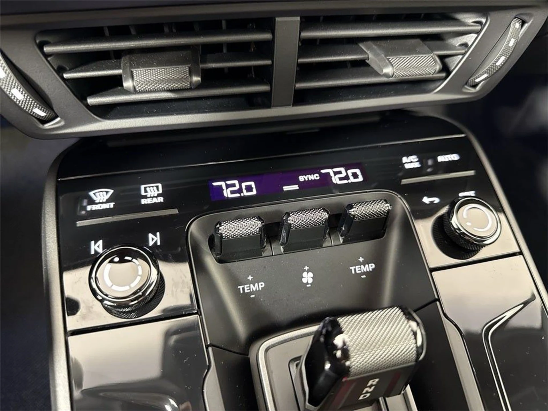 mph030_593949197_31_1e17430d88