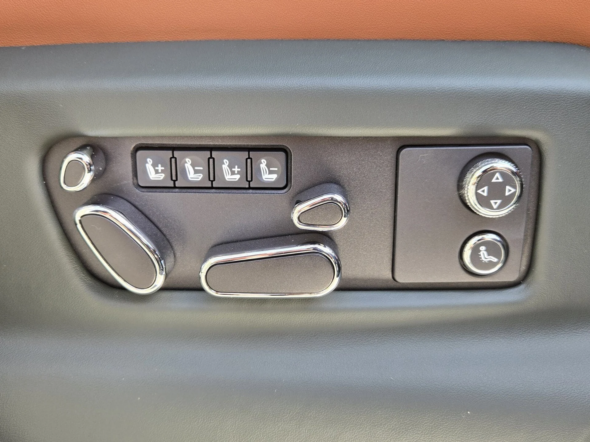 mph030_599446369_ac2d7a918e482b91d8a5f744fa577104x_4426be0eb3