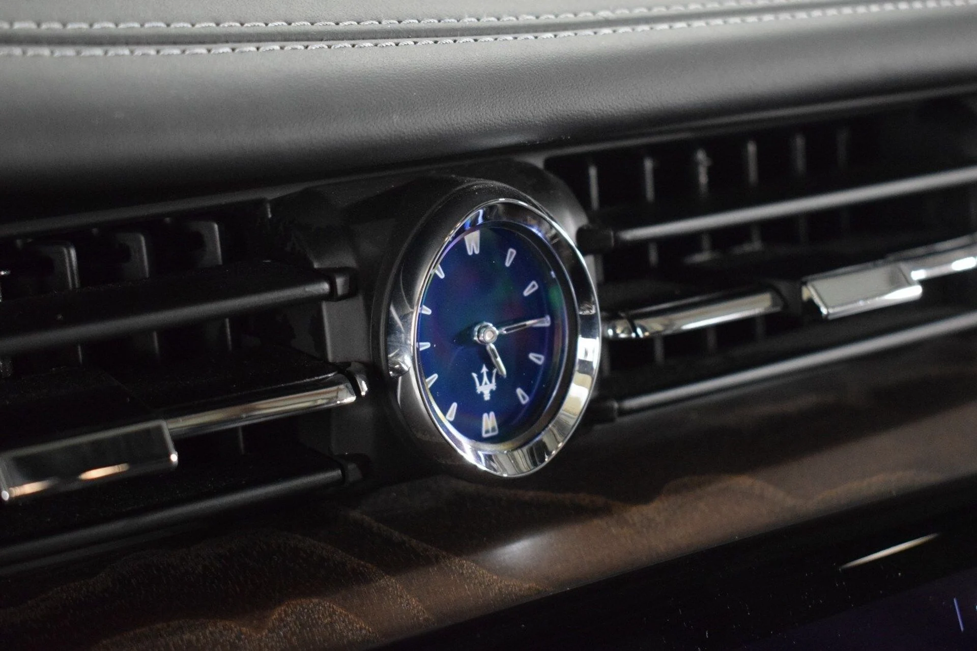 mph030_60543001_259c389d27052c7870670426901f10fex_09336d7449