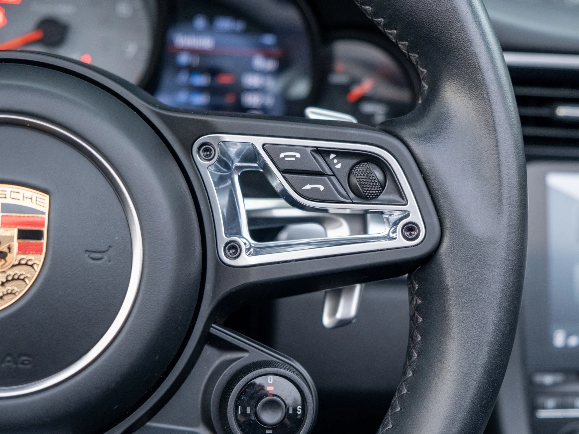 mph030_629103516_31_163c9a21f3