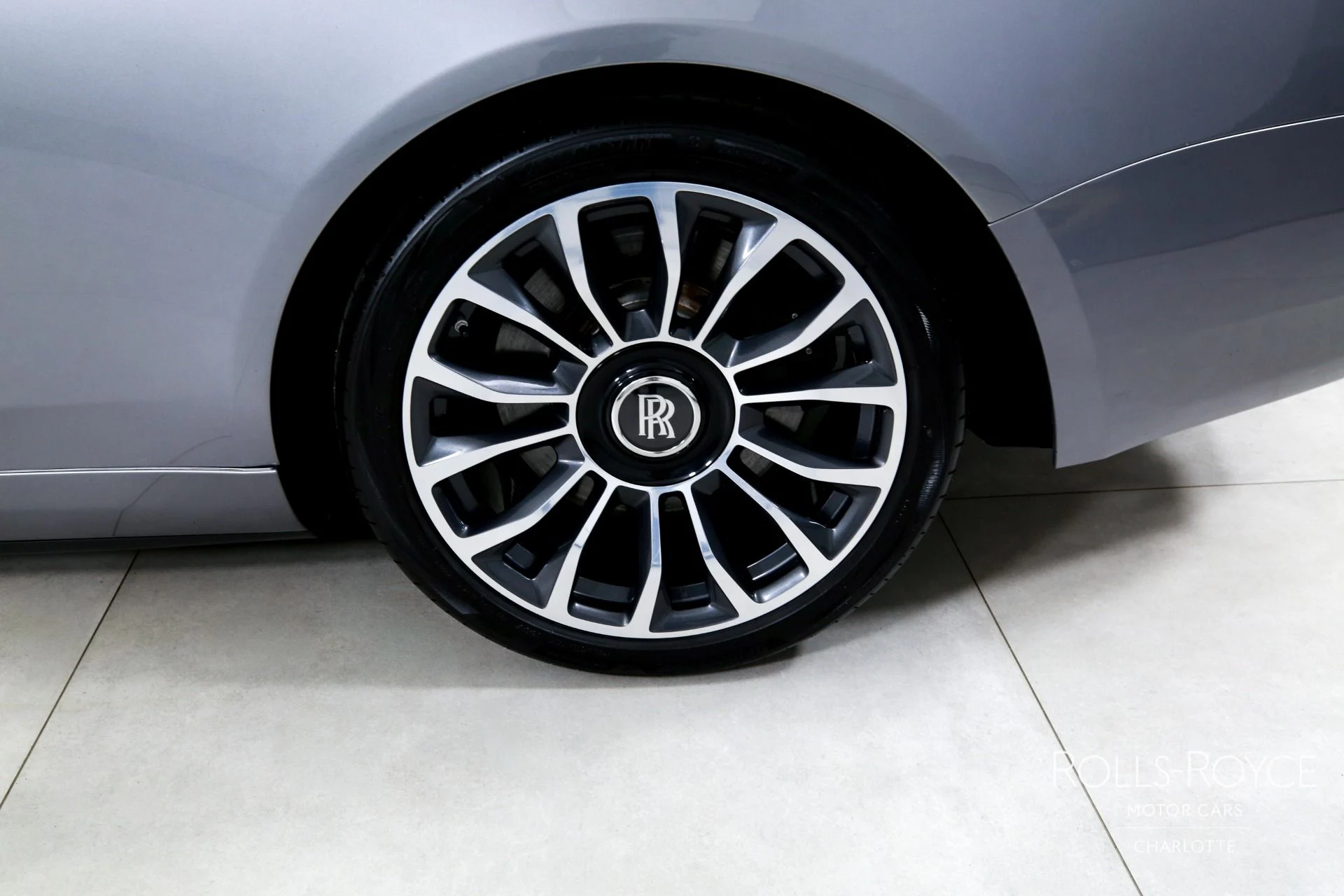 mph030_643324129_Used_2019_Rolls_Royce_Dawn_1771363105_5b1f0b7ded