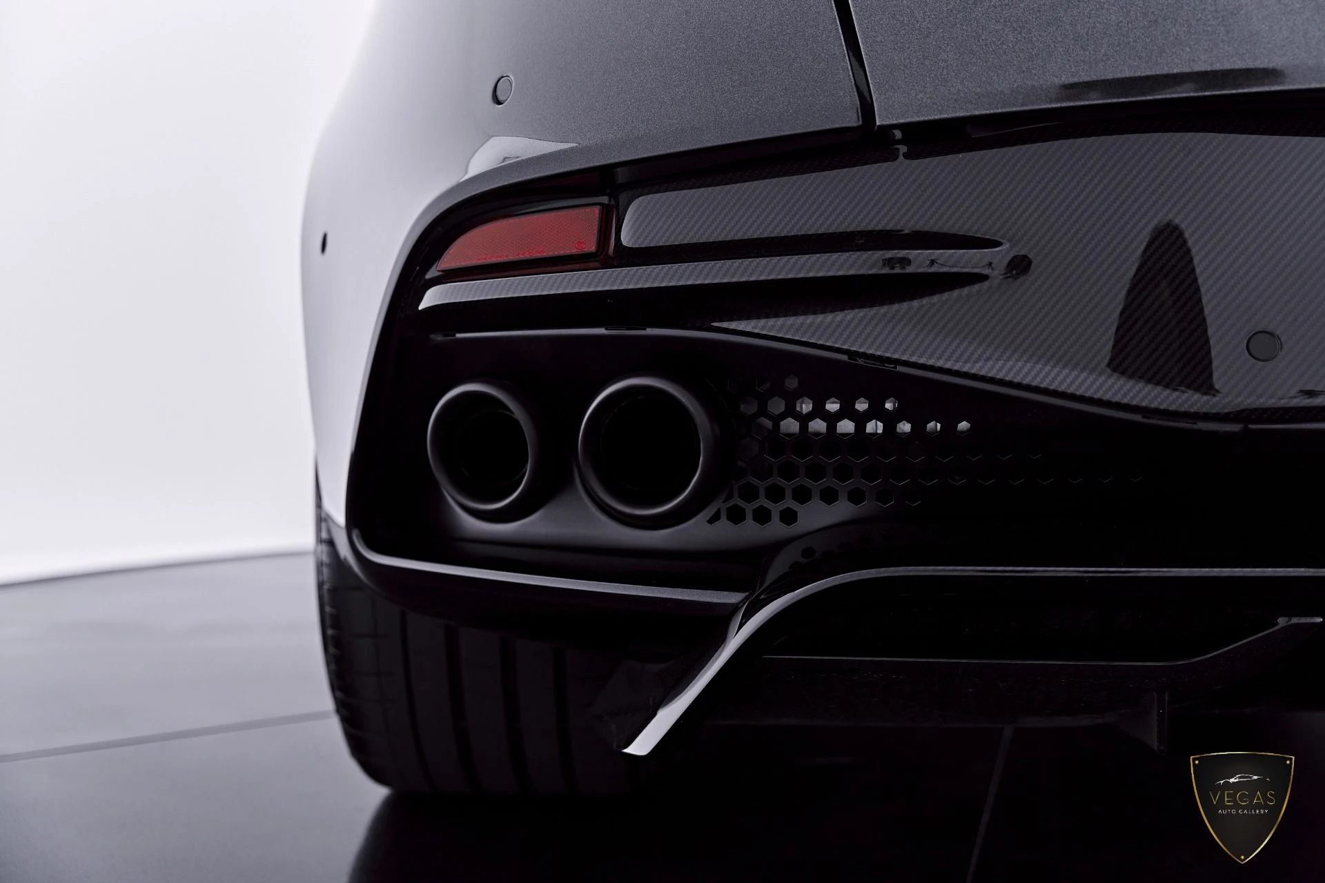 mph030_648981767_Used_2021_Aston_Martin_DBS_Superleggera_1785181514_0932b5b1e8