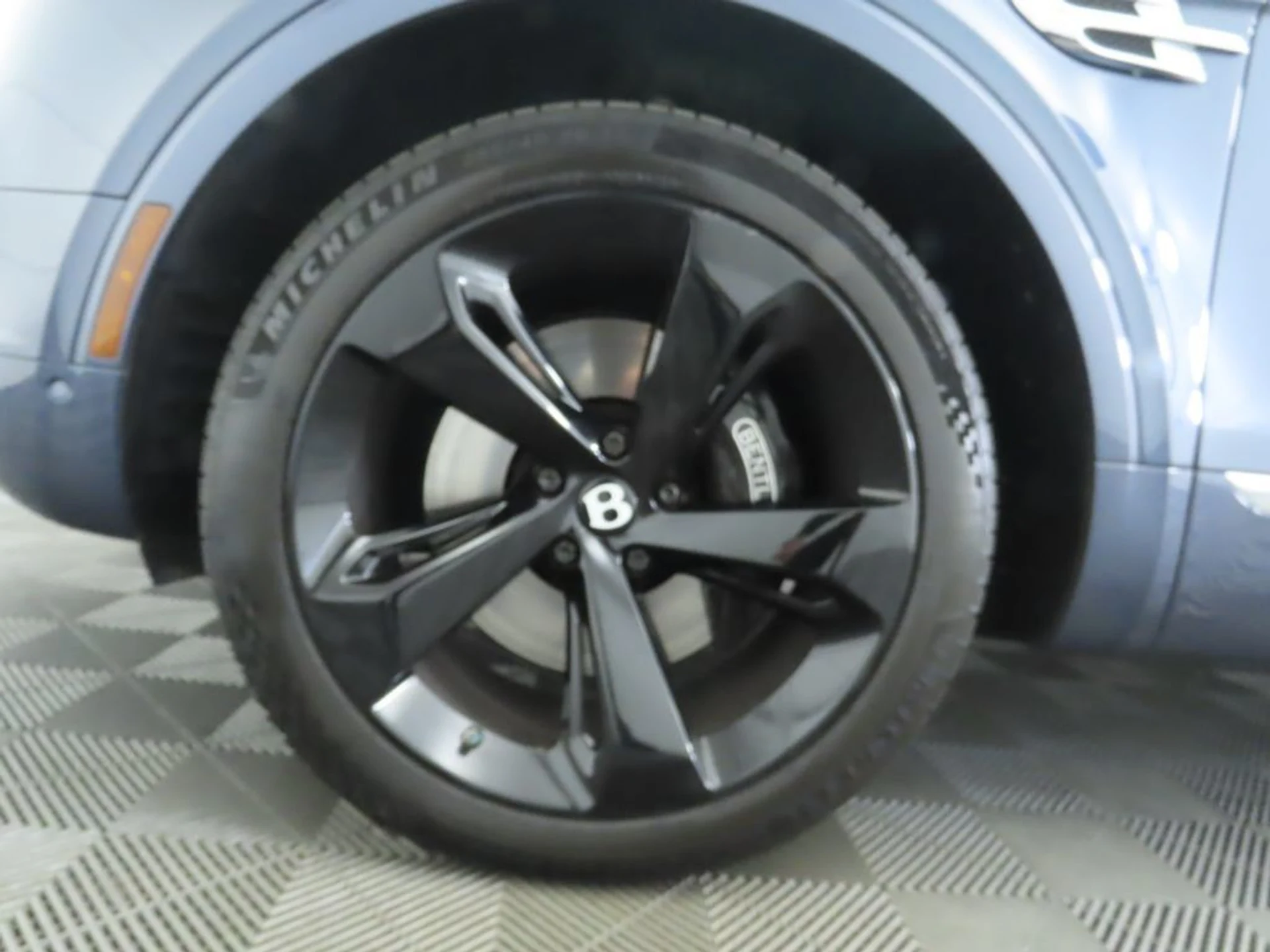 mph030_64972830_used_2019_bentley_bentayga_v8awd_8119_22979397_31_1024_0b987ccf6b