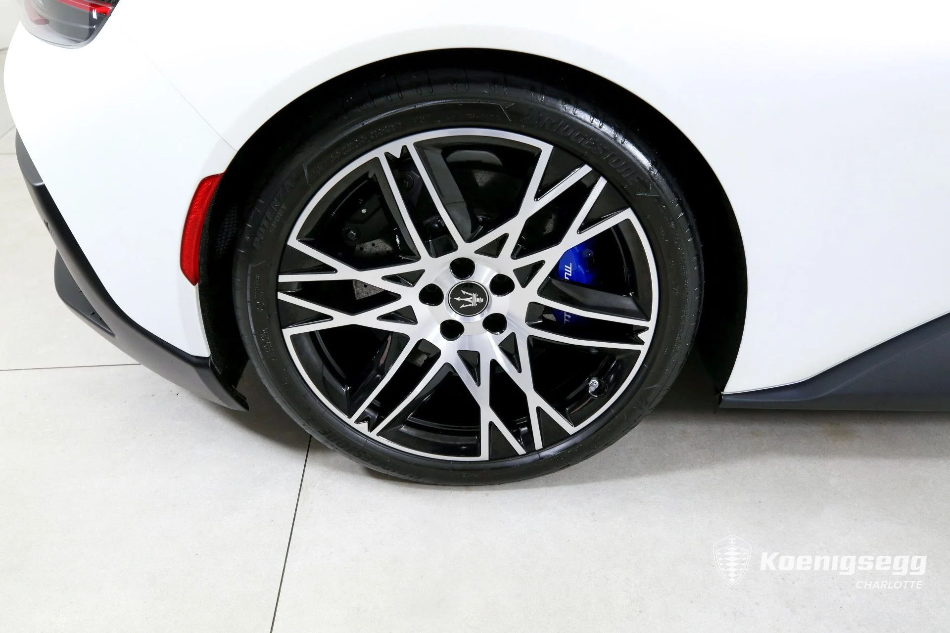 mph030_650075425_Used_2023_Maserati_MC_20_Cielo_1761055156_5c338b6355