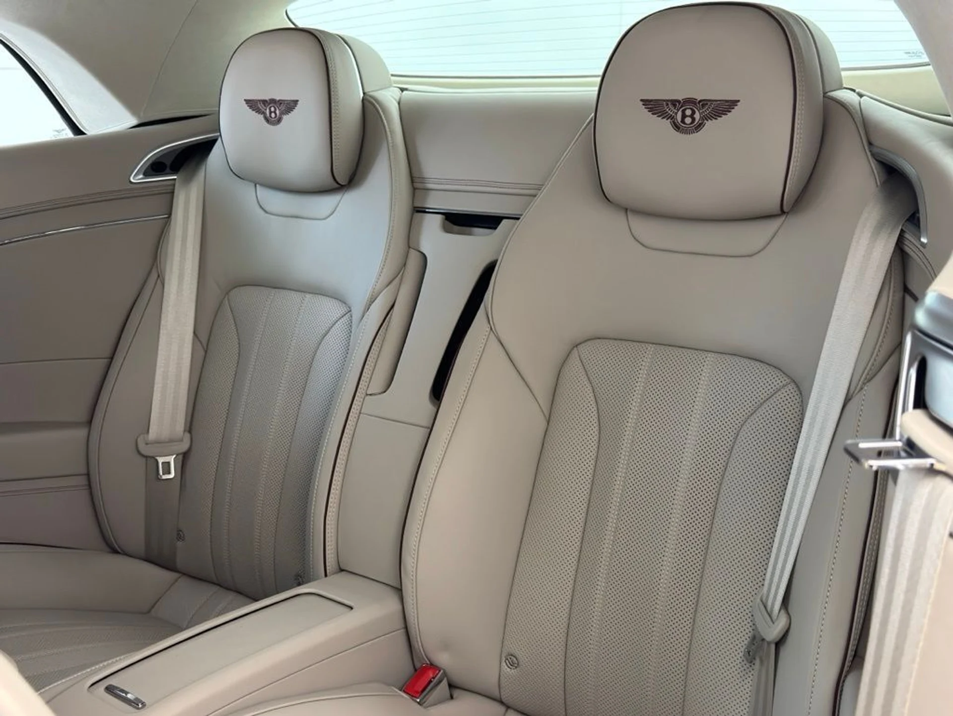 mph030_651932180_bt0gvjfpgpmgoiaxnqssj0d4bx4i_a0264f6116