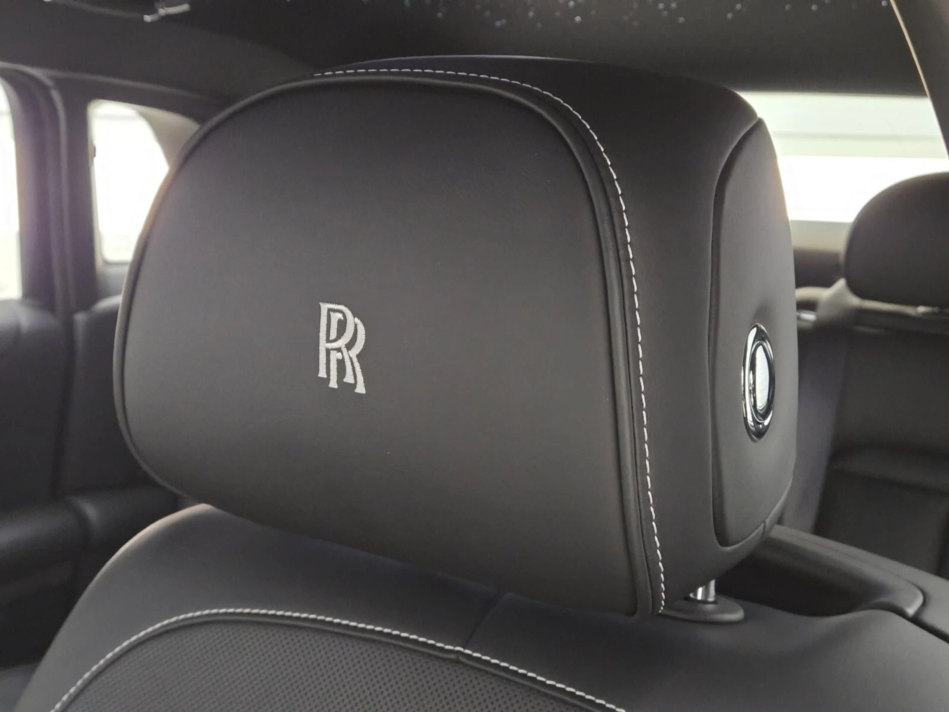 mph030_667788034_Used_2025_Rolls_Royce_Ghost_1777356192_05d313965c