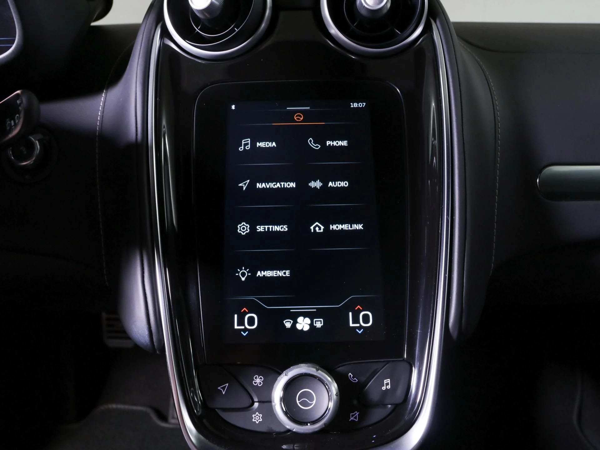 mph030_670070507_New_2025_Aston_Martin_DBX_707_1752297236_65352256af