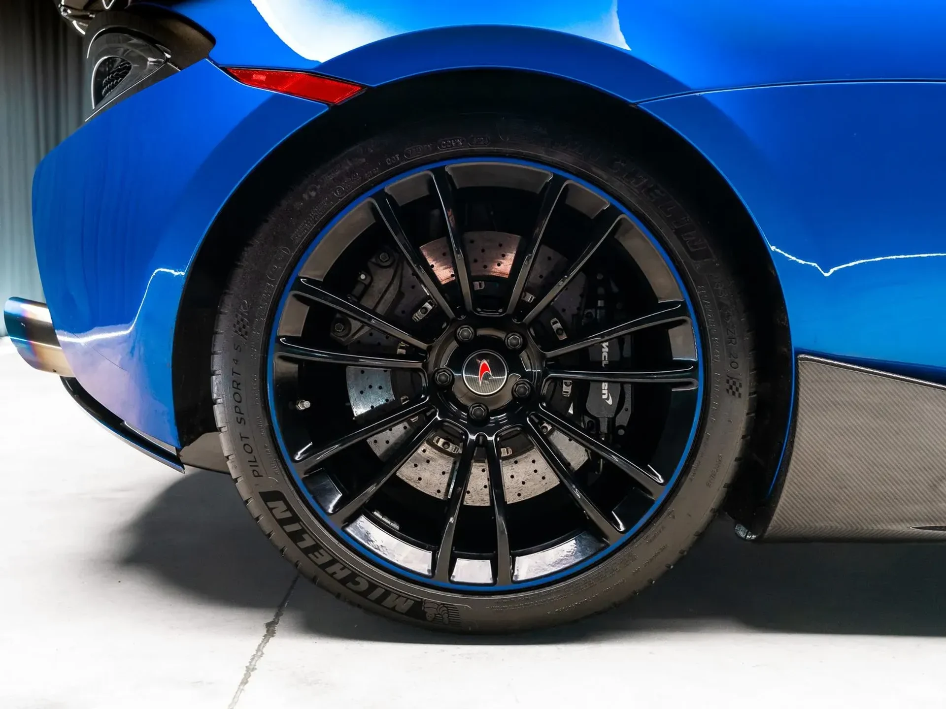 mph030_676615857_49e63b48_1cc6_40a6_9041_1ab701d43d3e_6e56df6e09