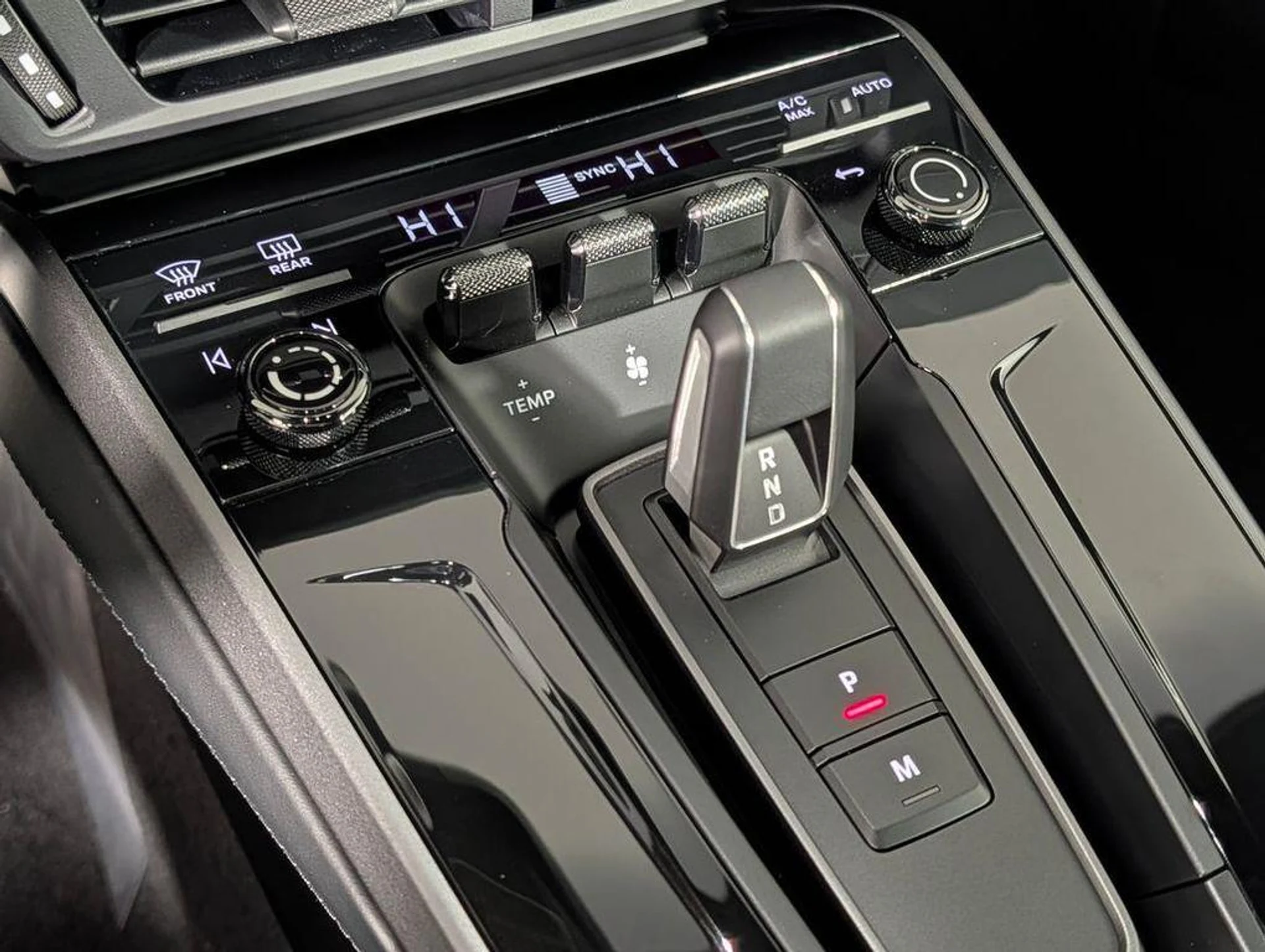 mph030_689583700_BI_Fe3_LTYT_Zz_Wx_D_Ni_X_Ae4_Sk_Mks_Y_0923751c8b