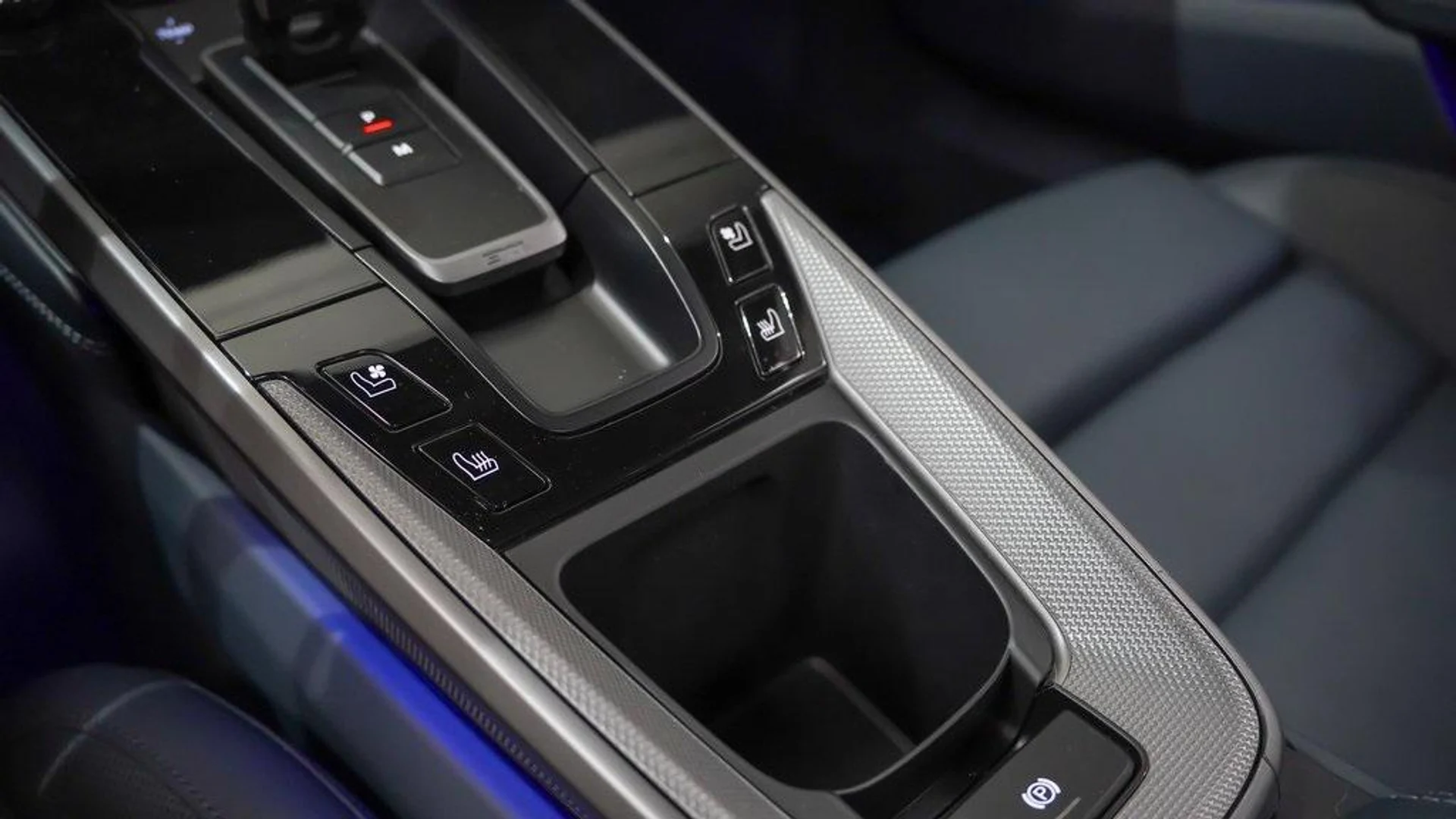 mph030_69972426_M_Kk_FF_Ti_I_Fm_B6_LDDE_Hz_LQ_7u3096_Y_f73150d477