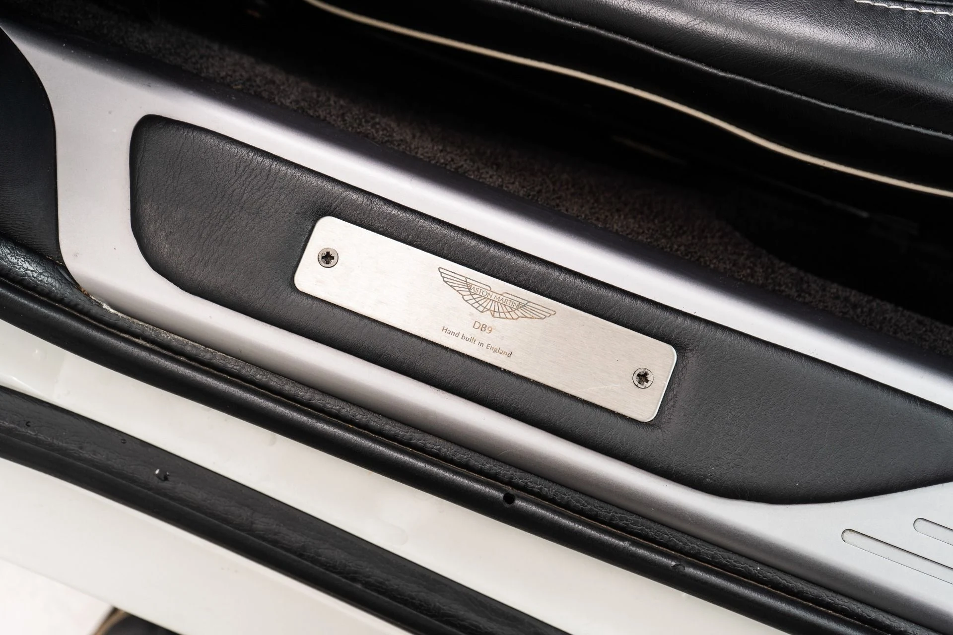 mph030_705047684_Used_2014_Aston_Martin_DB_9_Volante_1756220918_d31b67c402