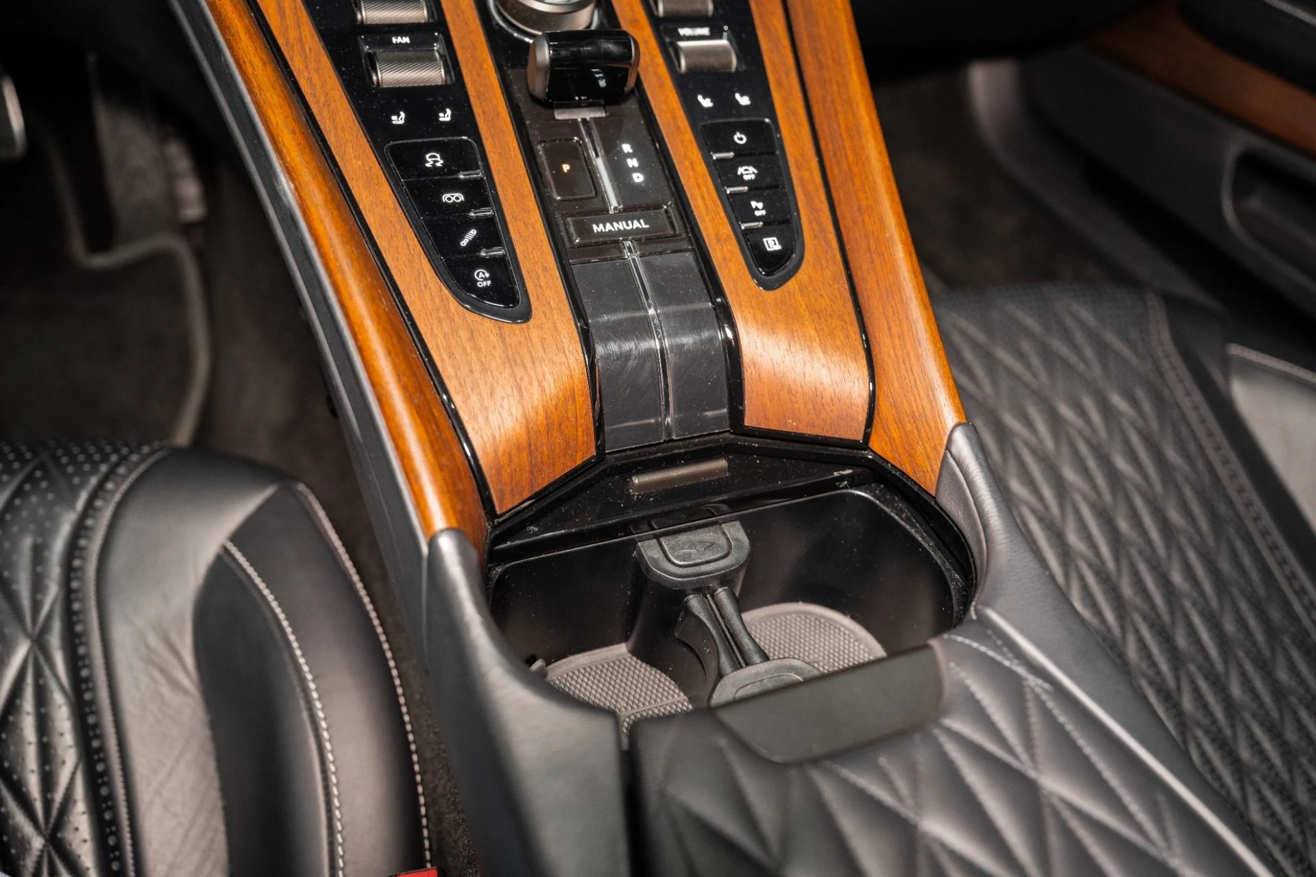 mph030_712123372_Used_2024_Aston_Martin_DB_12_Coupe_1761150102_f91ddac445