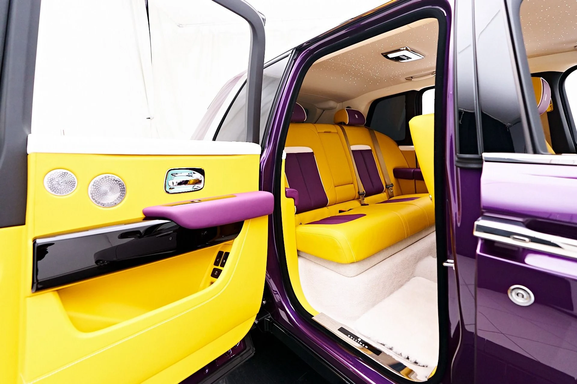 mph030_71300020_Used_2025_Rolls_Royce_Cullinan_Base_1736646133_581059090f