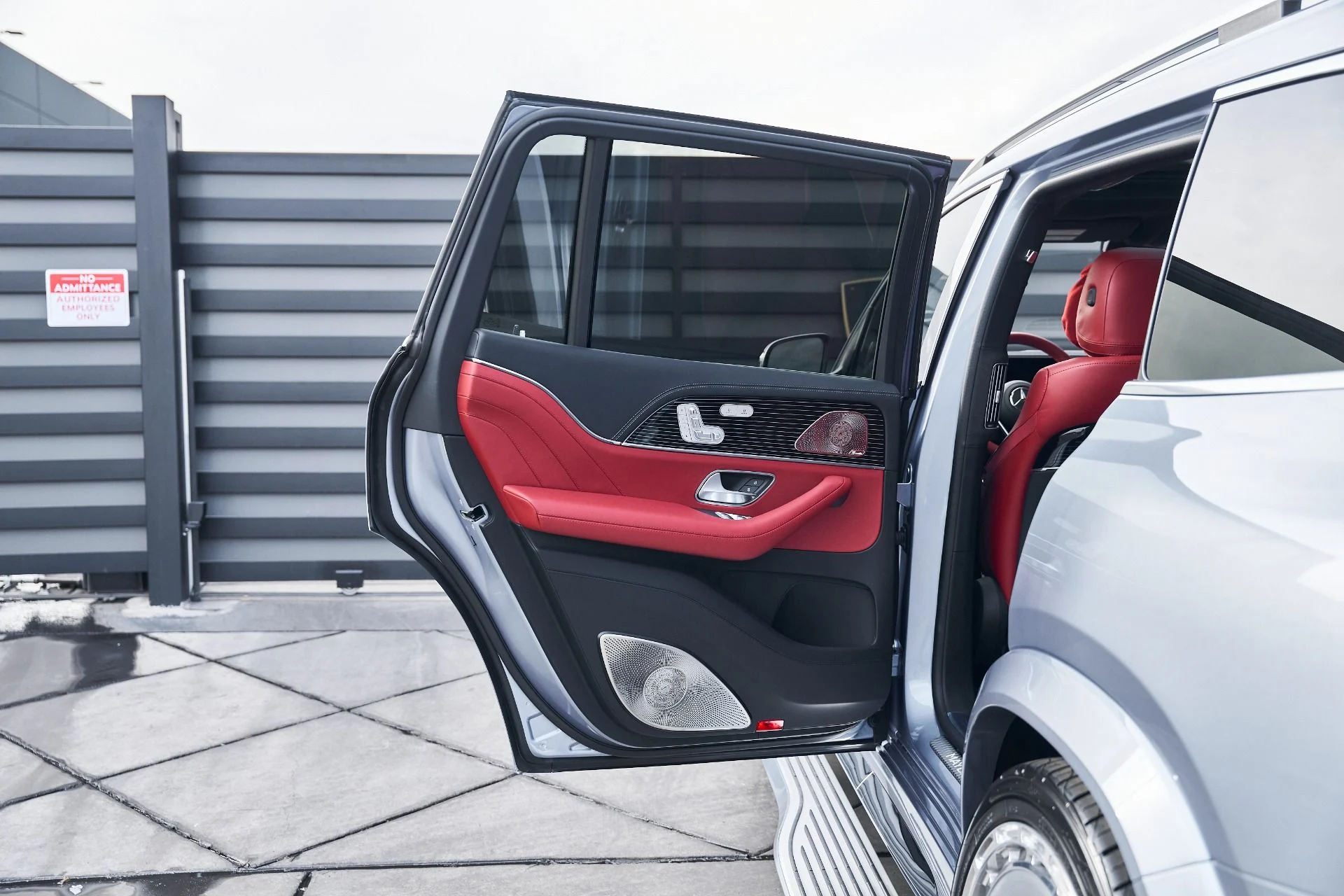 mph030_716281111_Used_2026_Mercedes_Benz_GLS_Maybach_GLS_600_1769136320_ebc7b5adcc