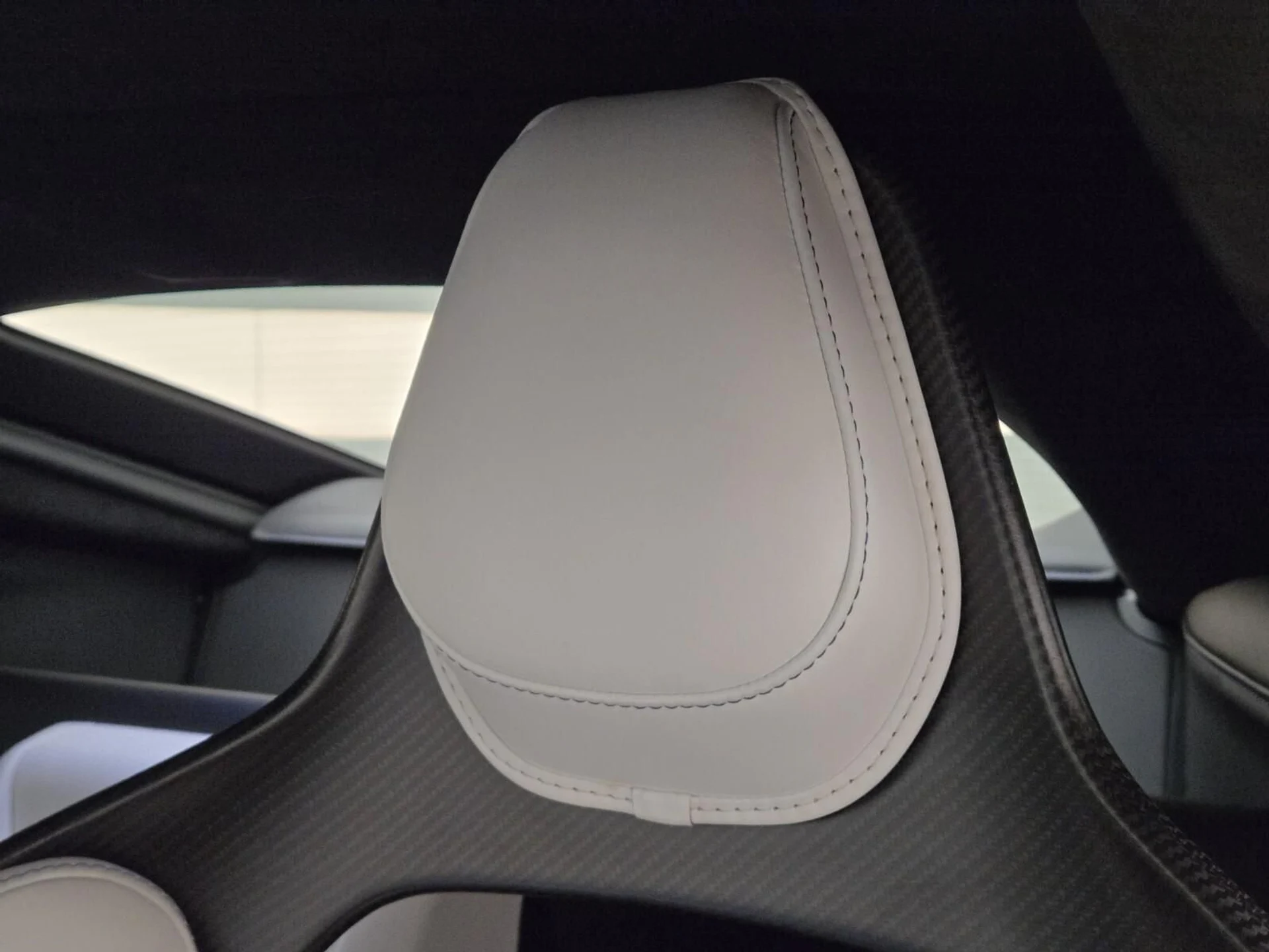 mph030_718395971_Used_2025_Aston_Martin_Vantage_1770792742_180b04d5c4