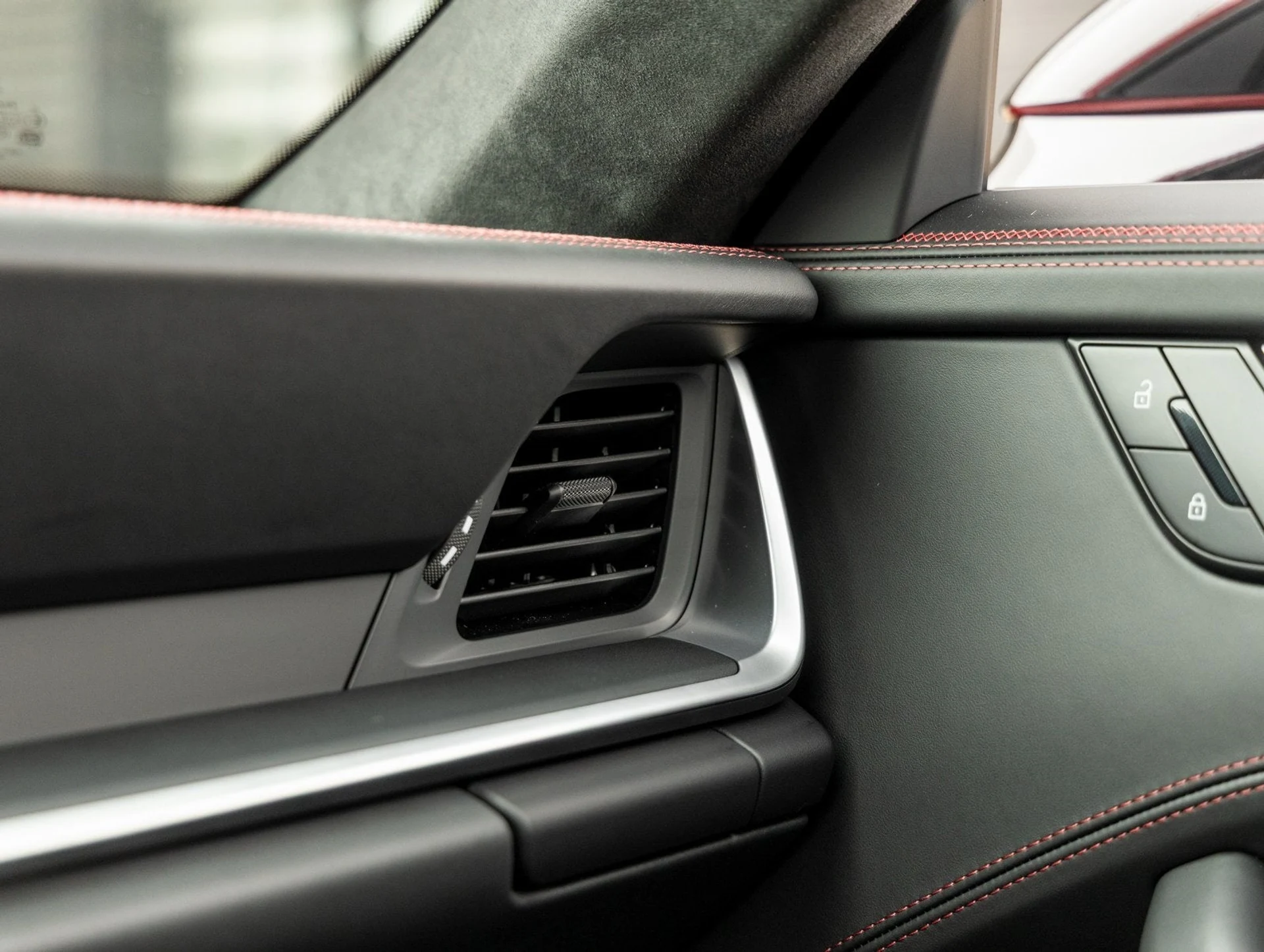 mph030_718988699_31_52d03942b0