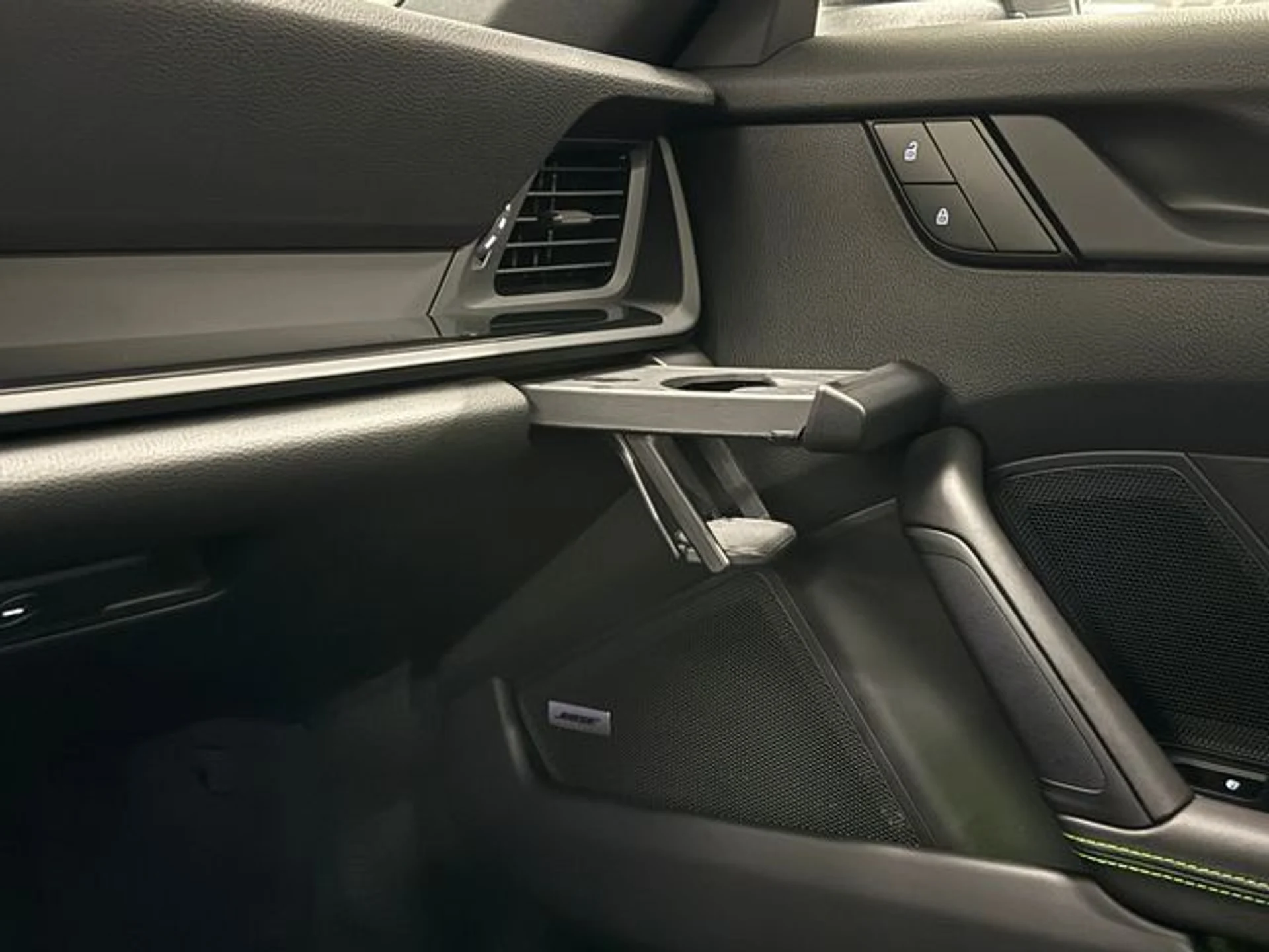 mph030_721265312_bc9ba3dea6124f5bdf8b1649d415fb00_f0d3756667