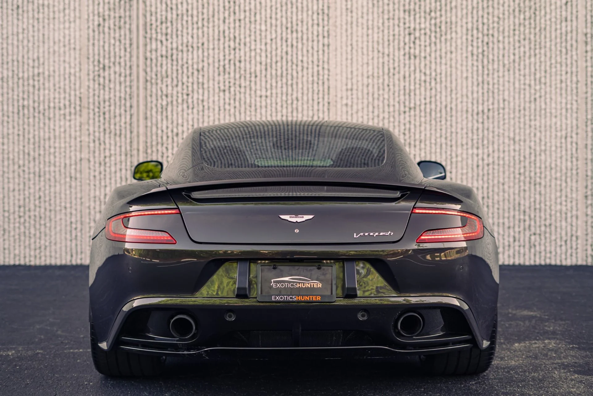 mph030_721528618_Used_2014_Aston_Martin_Vanquish_Carbon_Exterior_Package_1783984882_79b850c6a0