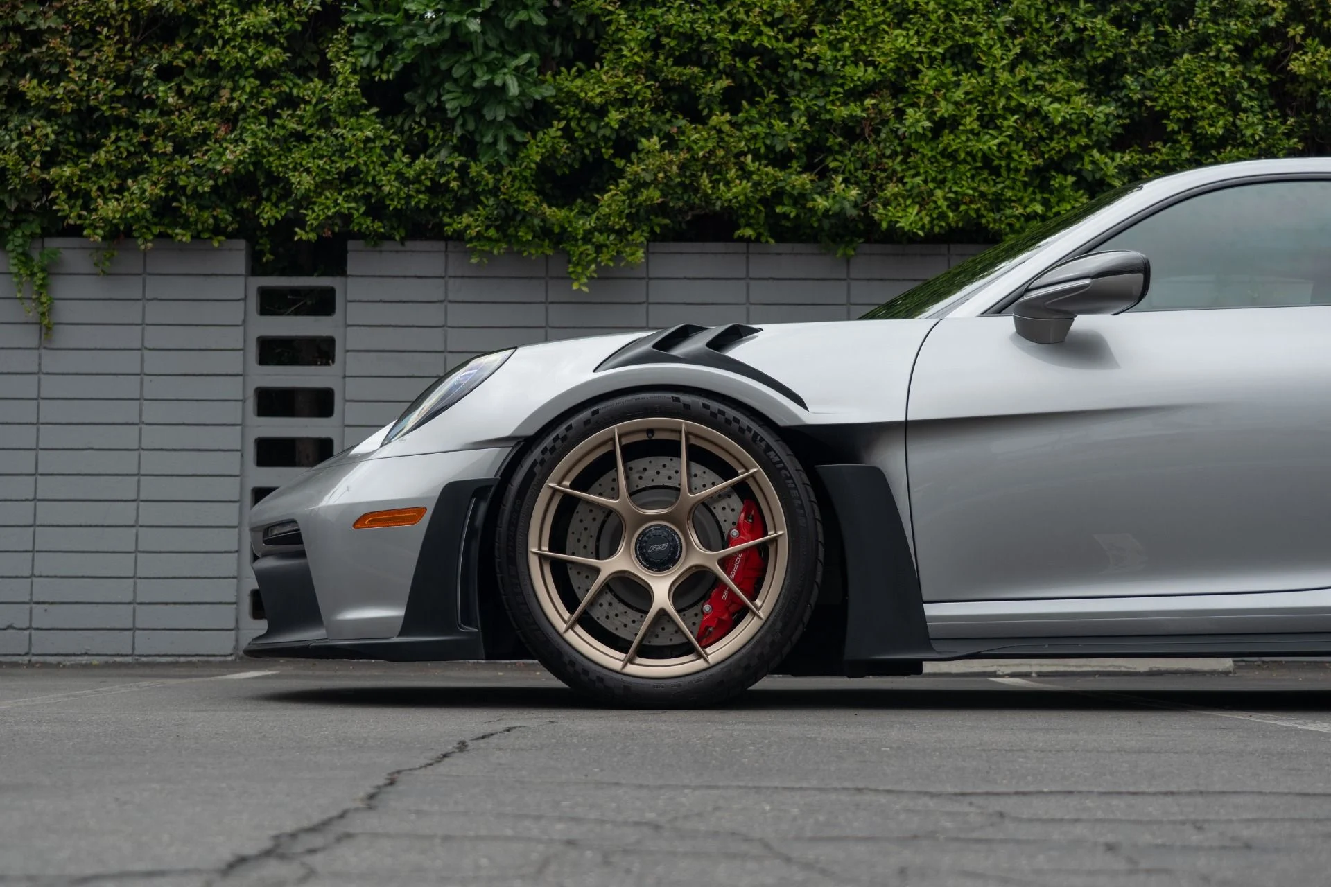 mph030_725584049_Used_2025_Porsche_911_GT_3_RS_1758931250_6e9ebf77d3