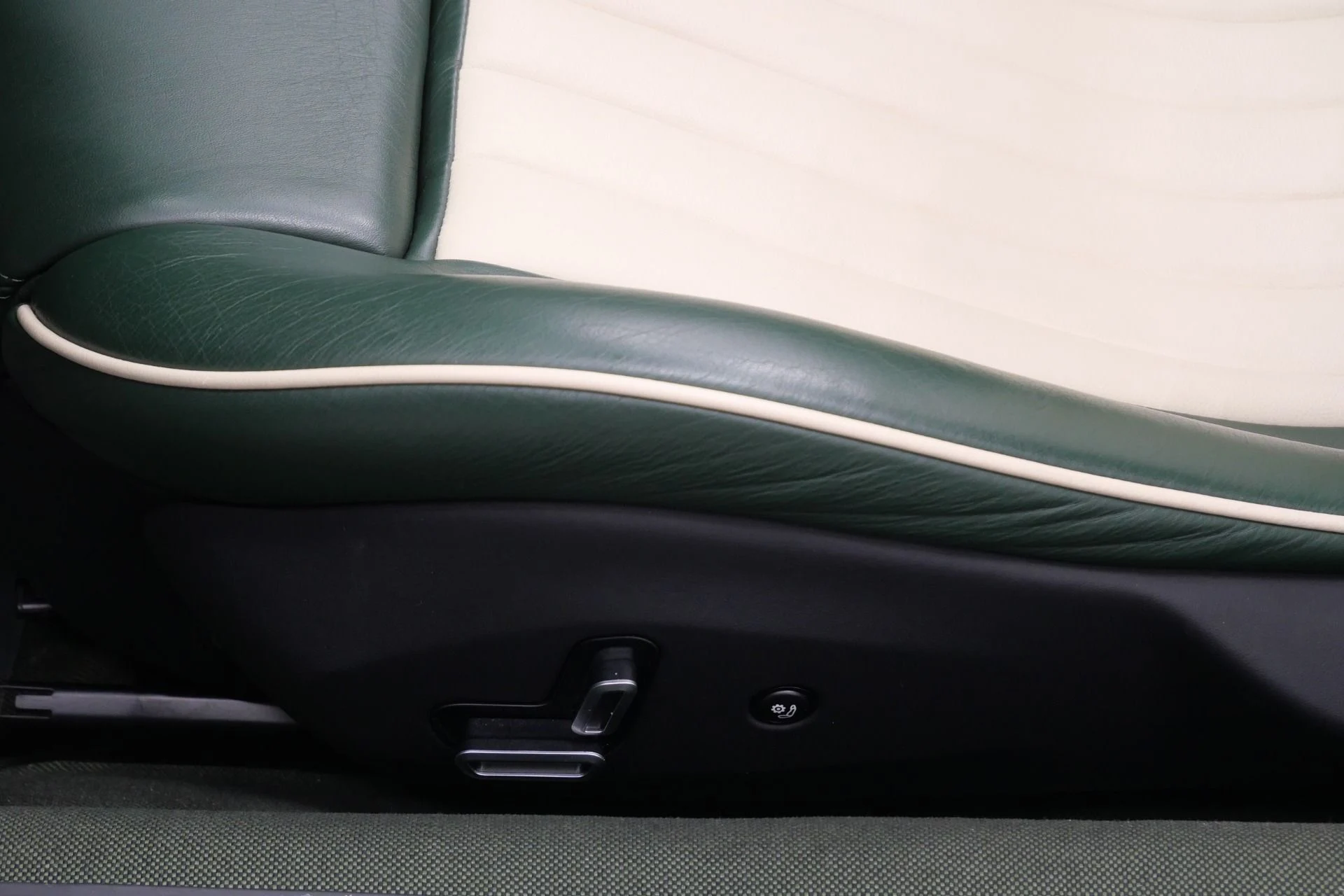 mph030_728272892_Used_2019_Ferrari_Portofino_Tailor_Made_in_NYC_Unique_Exterior_and_Interior_Colors_Amazing_1779827037_abded75ba8