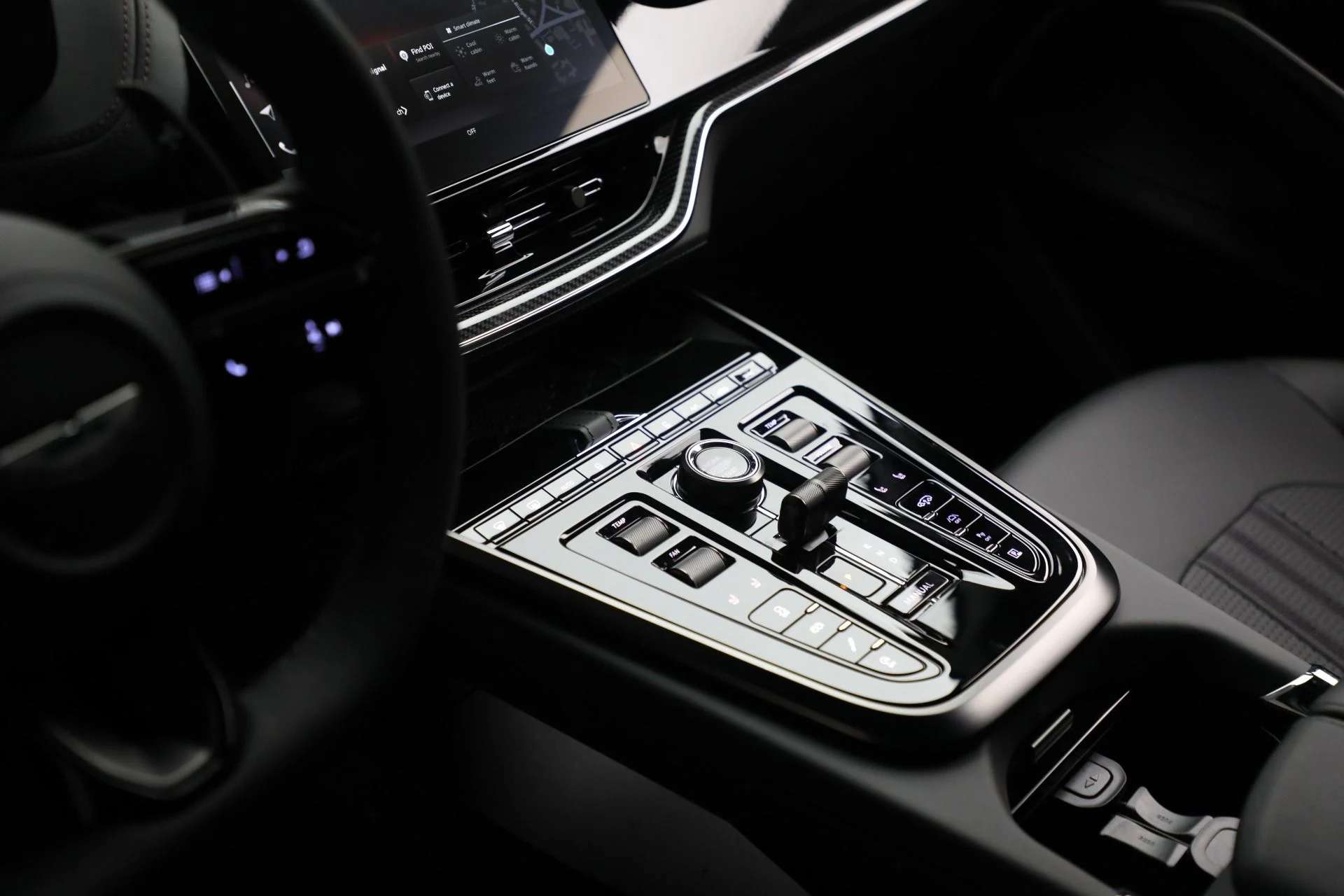 mph030_732443496_New_2025_Aston_Martin_DBX_707_791a1c16b7