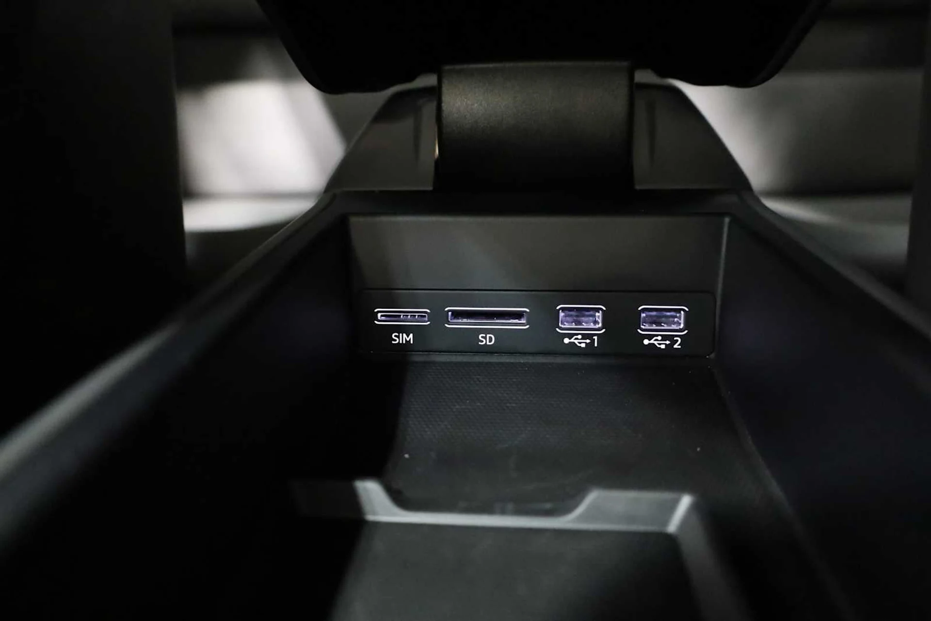 mph030_734255065_ad4b321a734887cd3b00ba1331d335dd_40416c0125