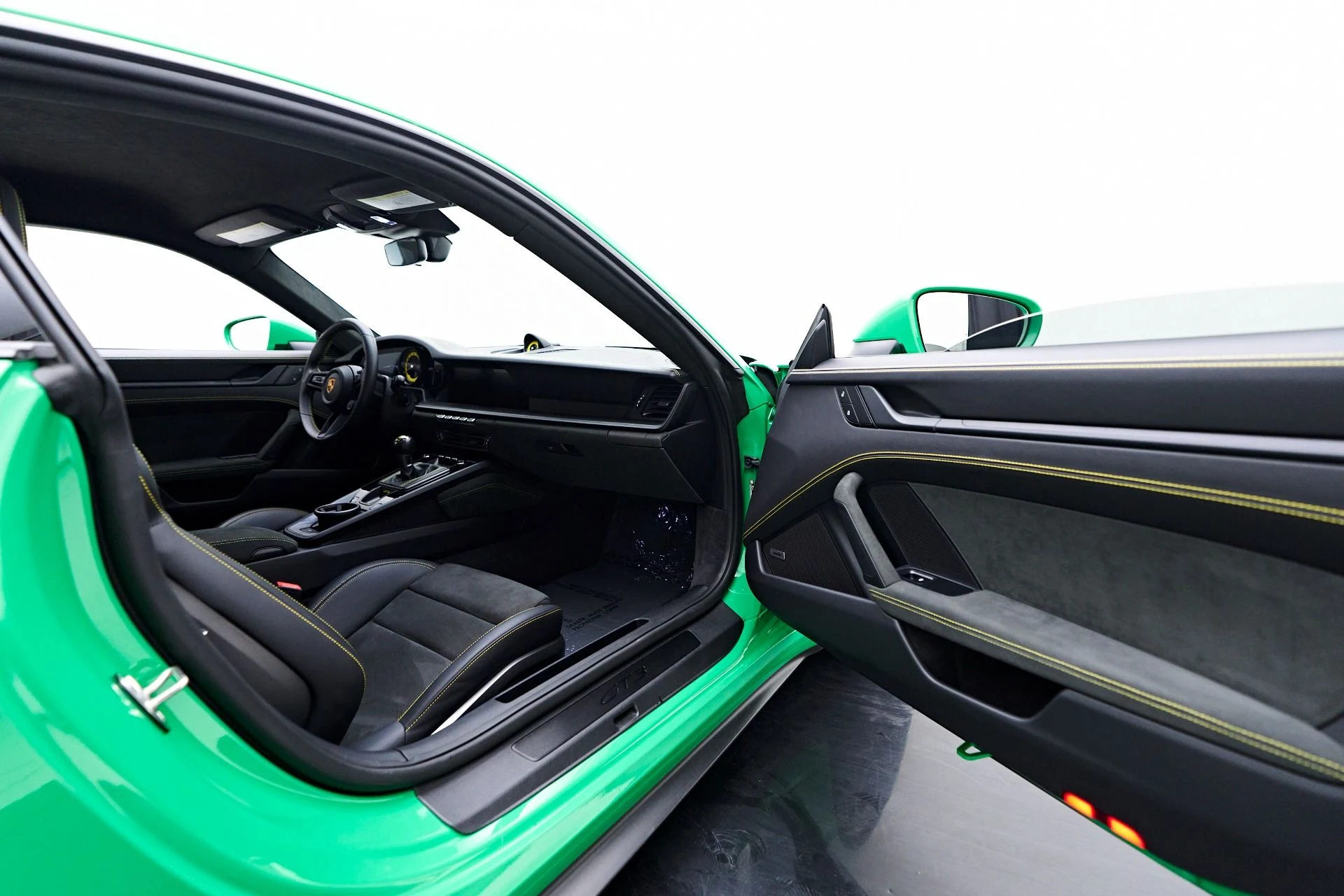 mph030_734966175_Used_2022_Porsche_911_GT_3_1763574748_77e20fde8c