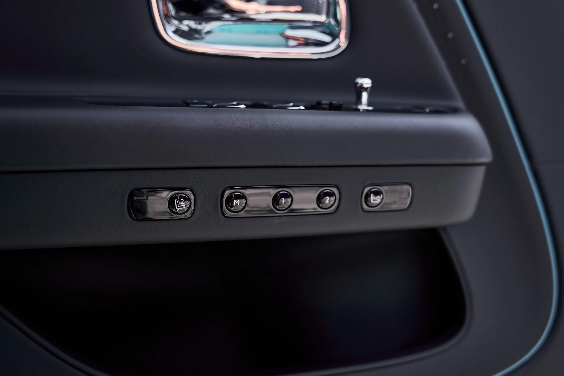 mph030_739025621_Used_2025_Rolls_Royce_Spectre_Base_1771642455_de736641d2