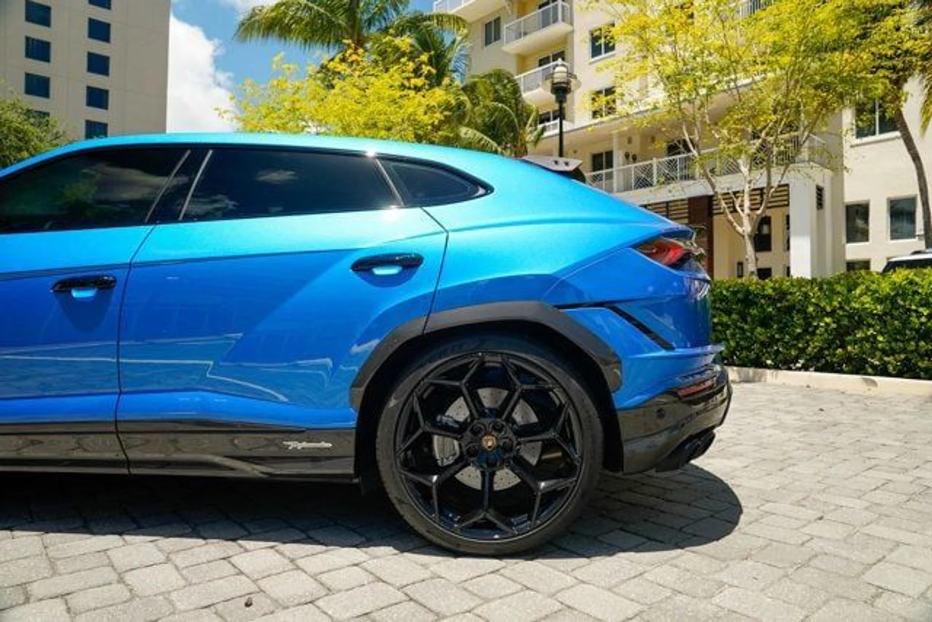 mph030_742942882_used_2024_lamborghini_urus_performanteawd_14354_22887761_31_640_06fba9e356