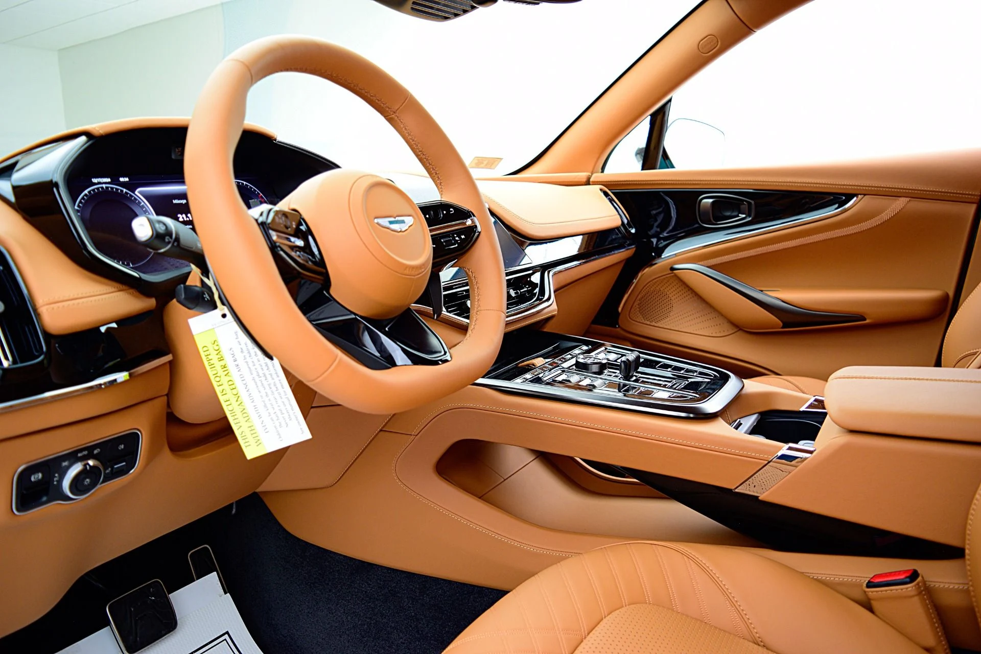 mph030_753523390_New_2025_Aston_Martin_DBX_707_d5396be090